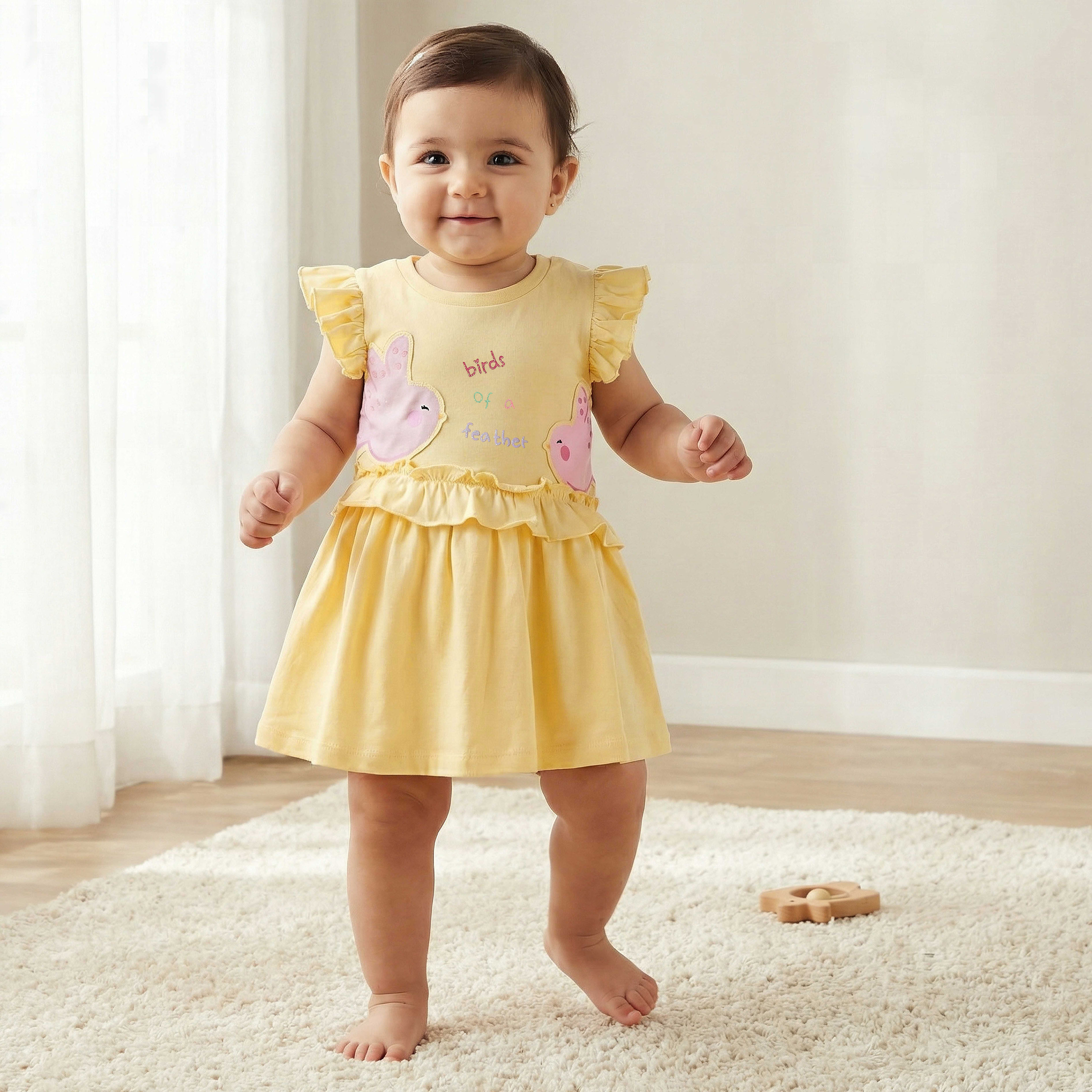 فستان بطبعات طيور وأكمام واسعة من جونيورز - طقم من قطعتين-baby-girls-clothing-dressesandjumpsuits-image-2