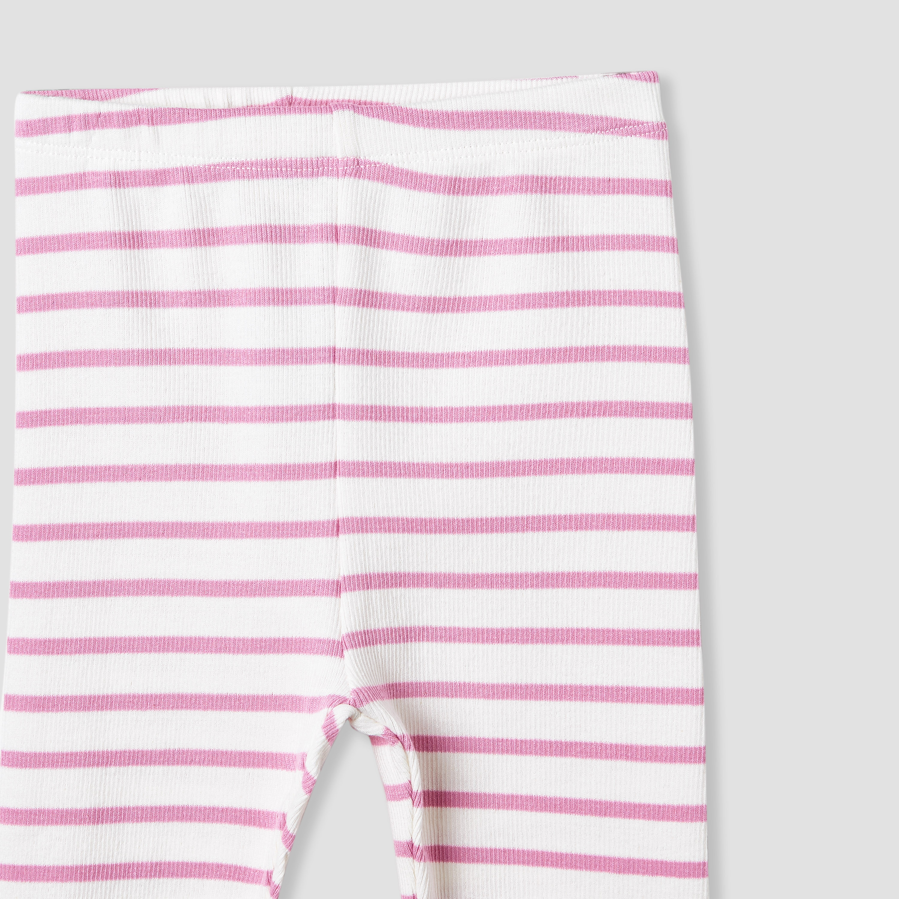 طقم بنطلون ليقنز وسويت شيرت بتزيينات قطة من جونيورز-baby-girls-clothing-setsandcoords-image-1