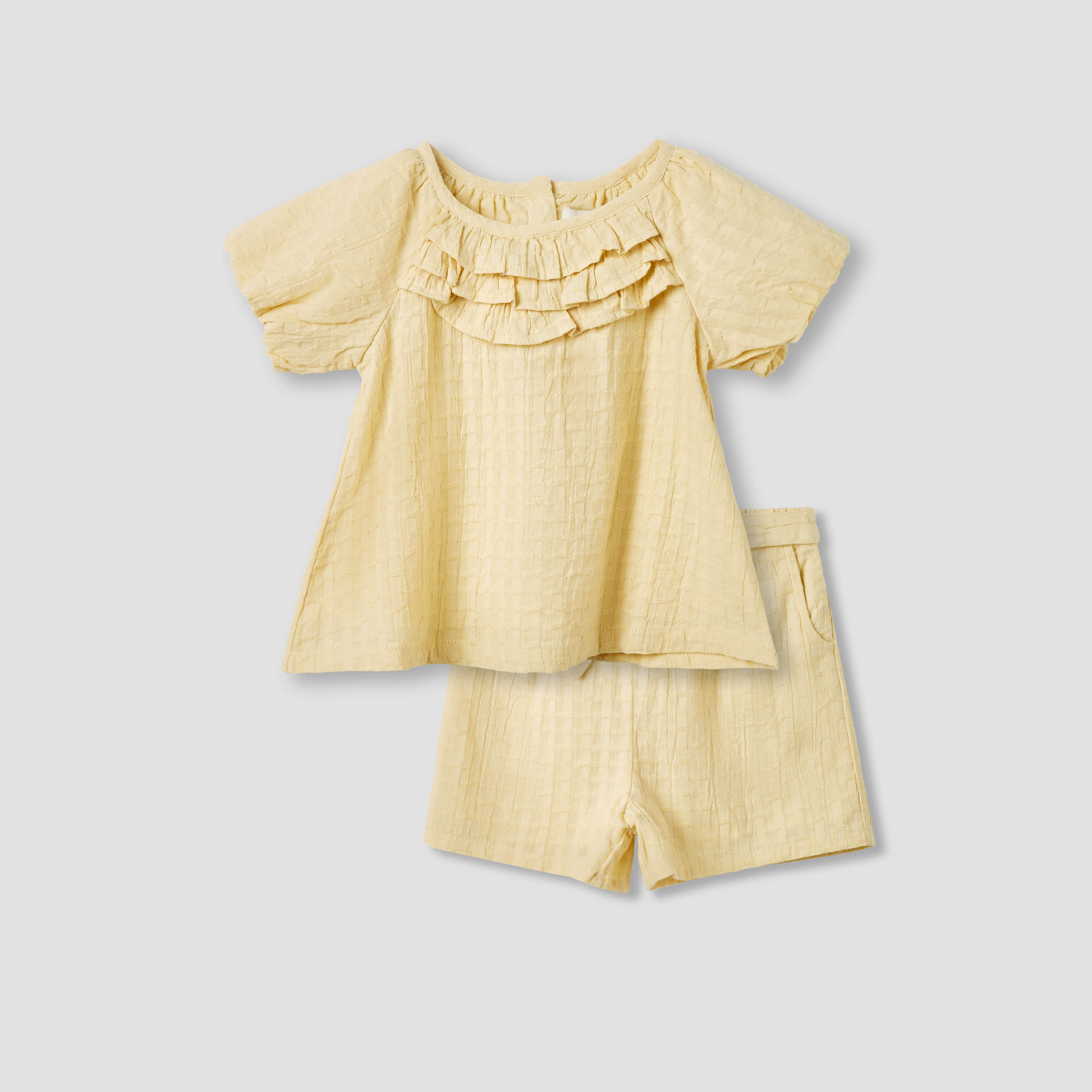 طقم بلوزة بارزة الملمس بتفاصيل كشكش مع شورت من جونيورز-baby-girls-clothing-setsandcoords-image-1