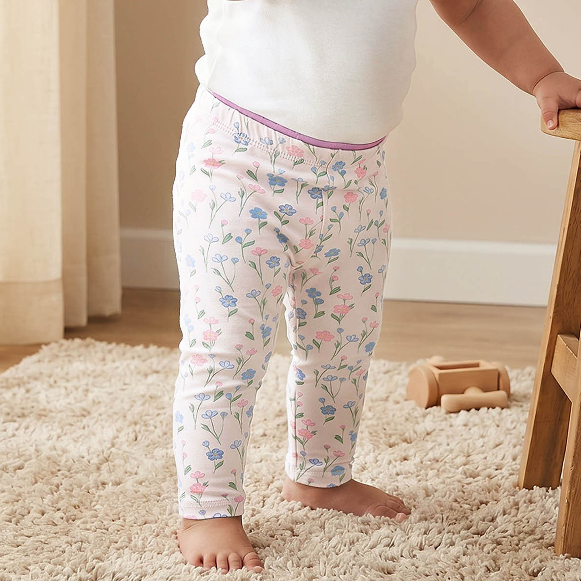 بنطلون ليقنز بخصر مطاطي وطبعات زهرية من جونيورز-baby-girls-clothing-bottoms-leggings-image-1