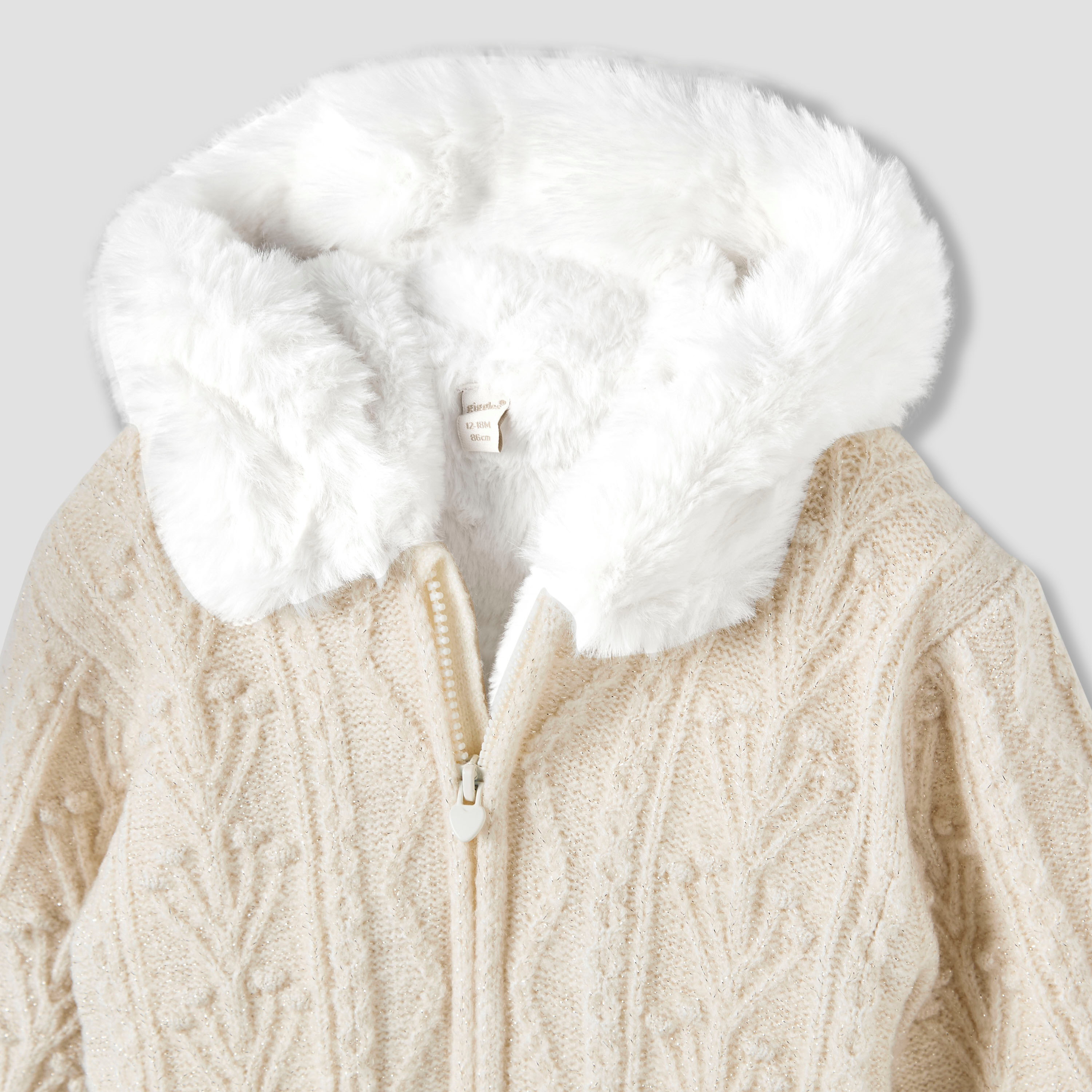 بدلة نوم بقبعة بارزة الملمس وأكمام طويلة من جيجلز-baby-girls-clothing-winterwear-rompers-image-3
