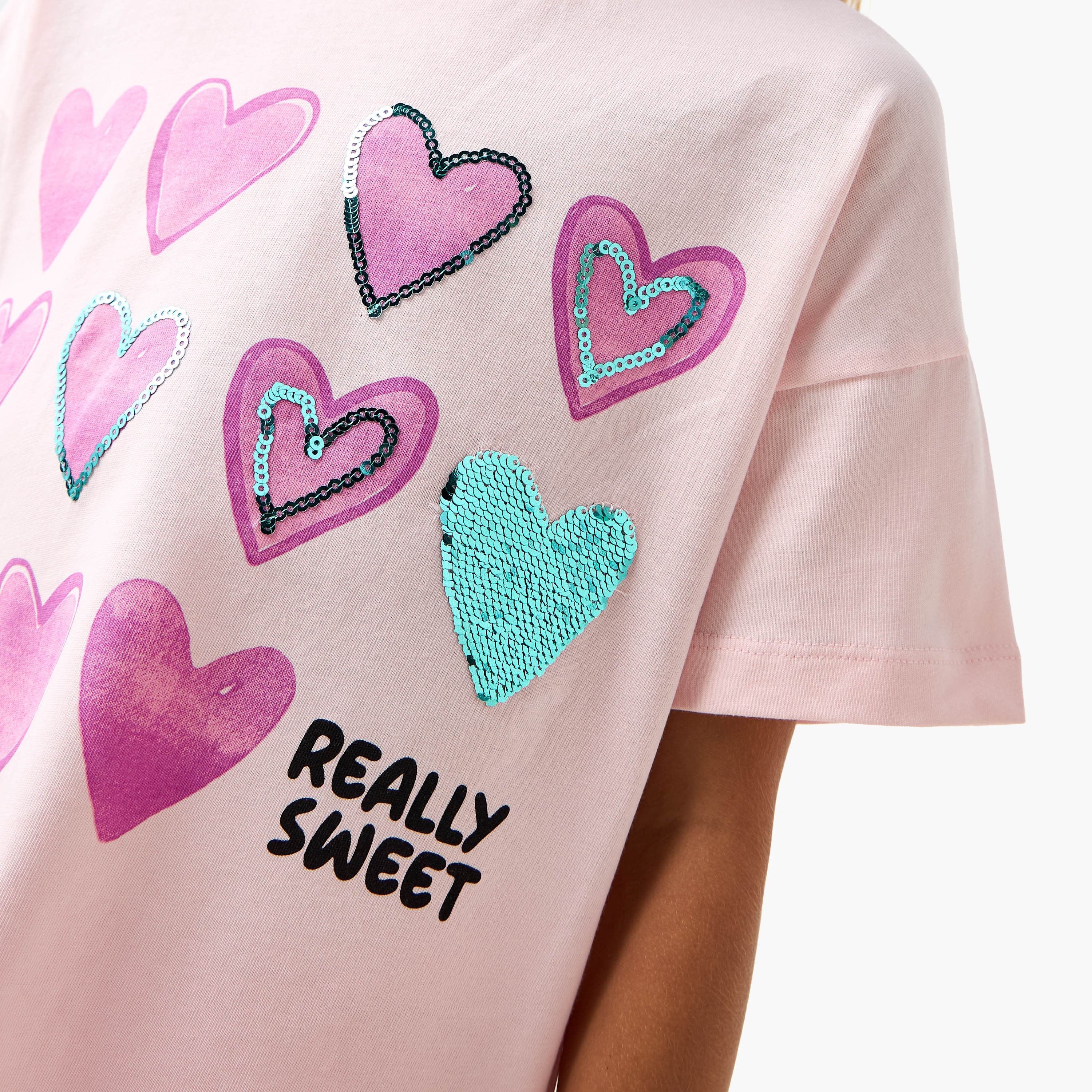 تيشيرت بطبعات قلب وأكمام قصيرة من جونيورز-girls-clothing-tshirts-image-4