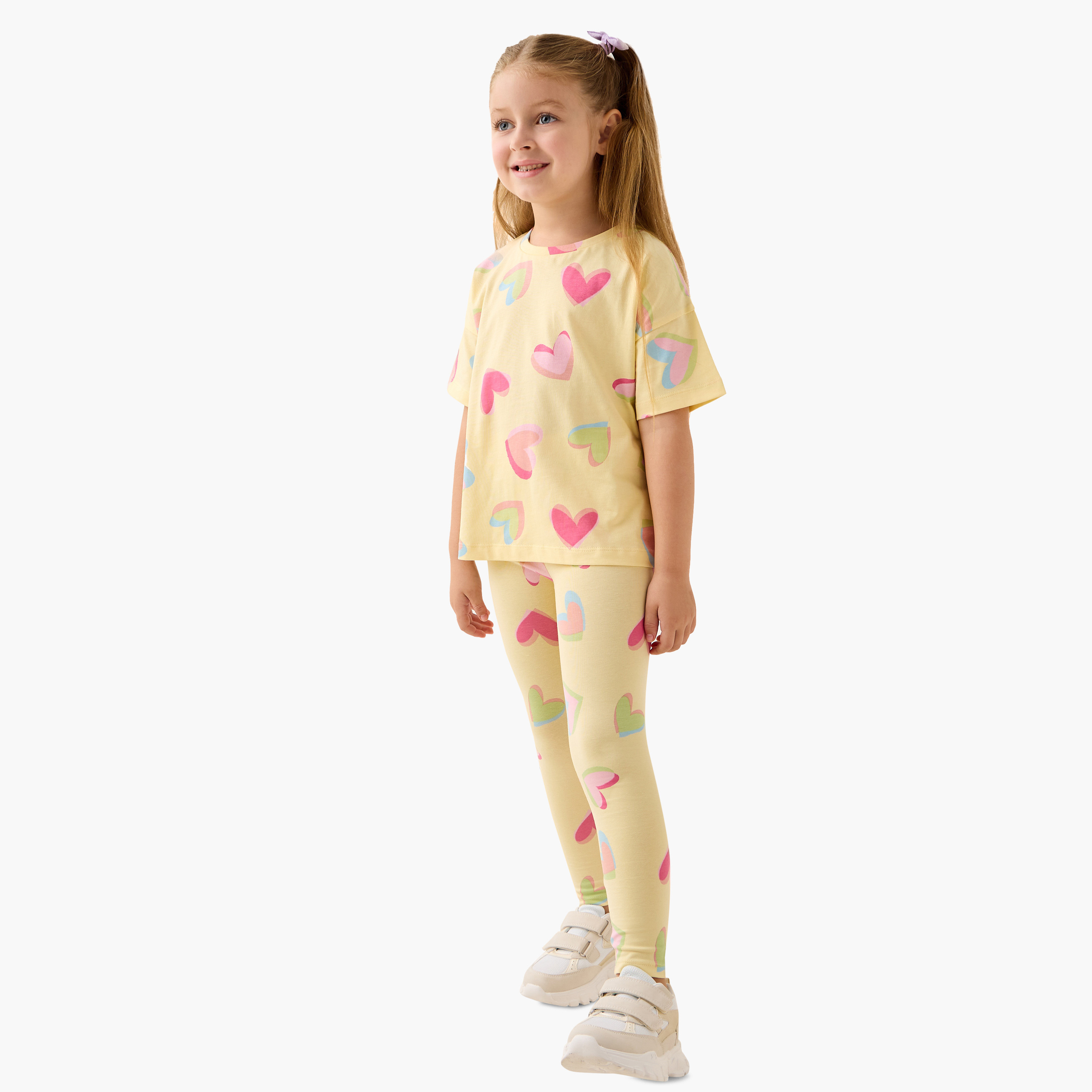 تيشيرت بطبعات وأكمام قصيرة من جونيورز - طقم من قطعتين-girls-clothing-tshirts-image-7