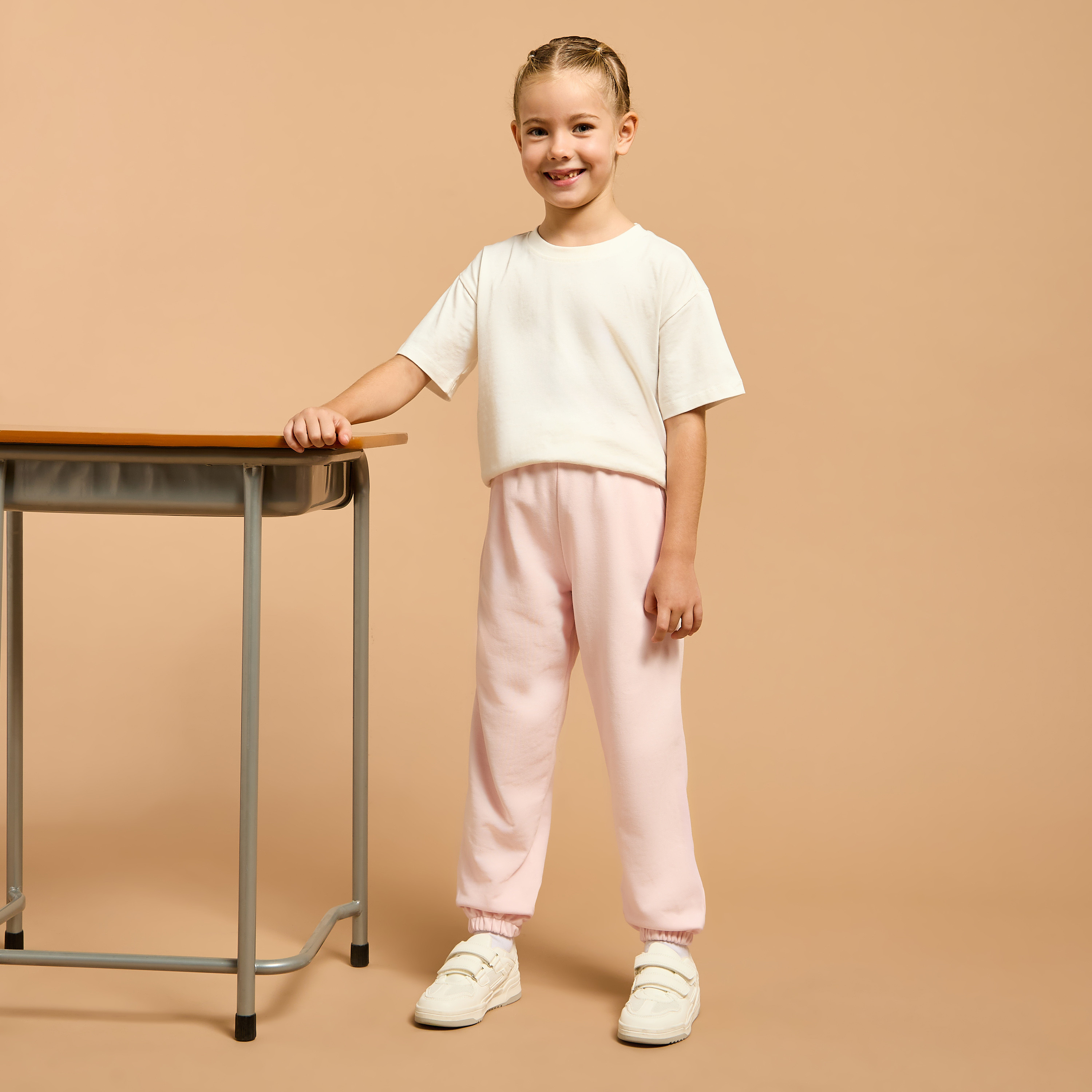 Juniors Solid Joggers with Drawstring Closure and Pockets-girls-clothing-bottoms-joggersandtrackpants-image-2