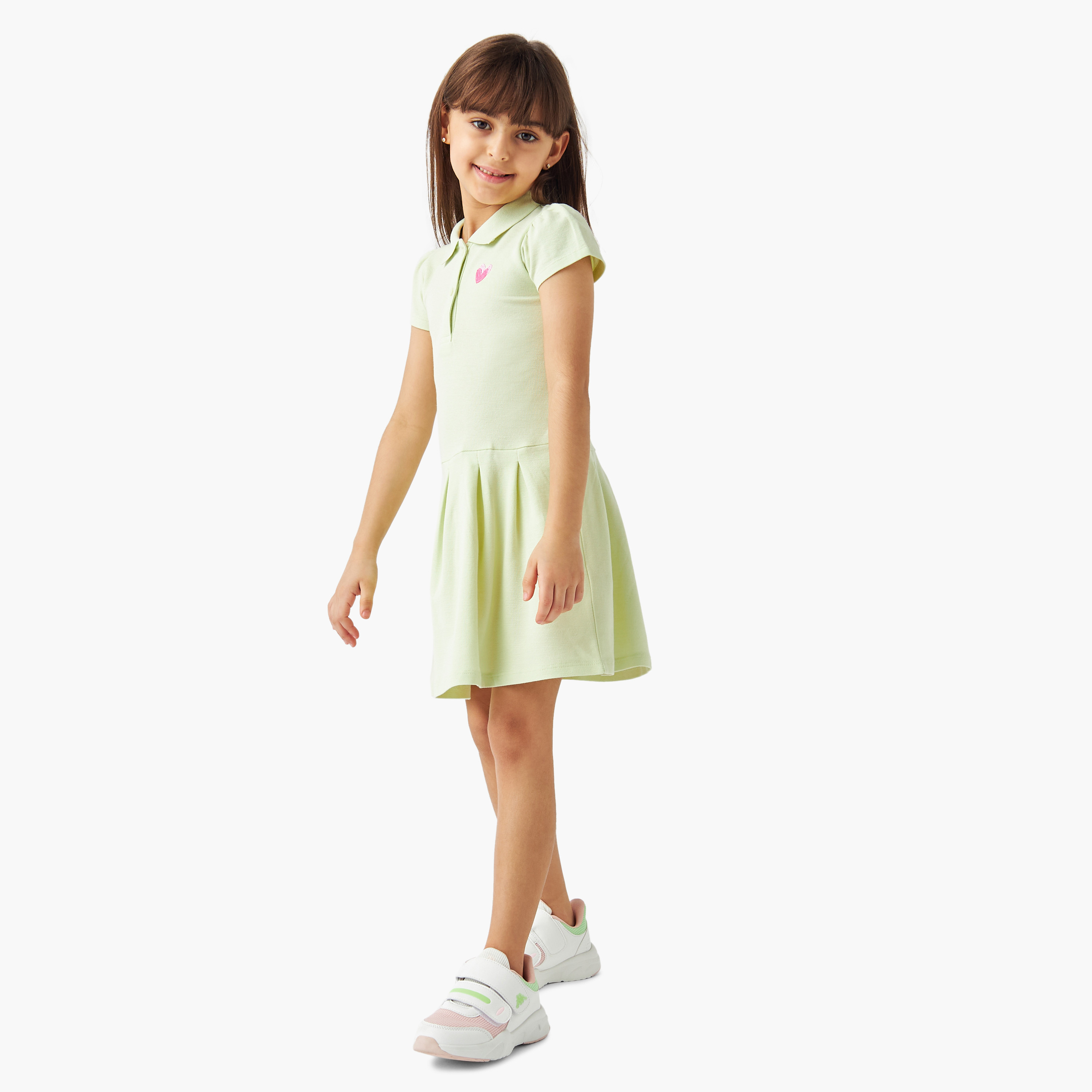 فستان بولو بزخارف شعار وأكمام قصيرة من جونيورز-girls-clothing-dressesandjumpsuits-image-2