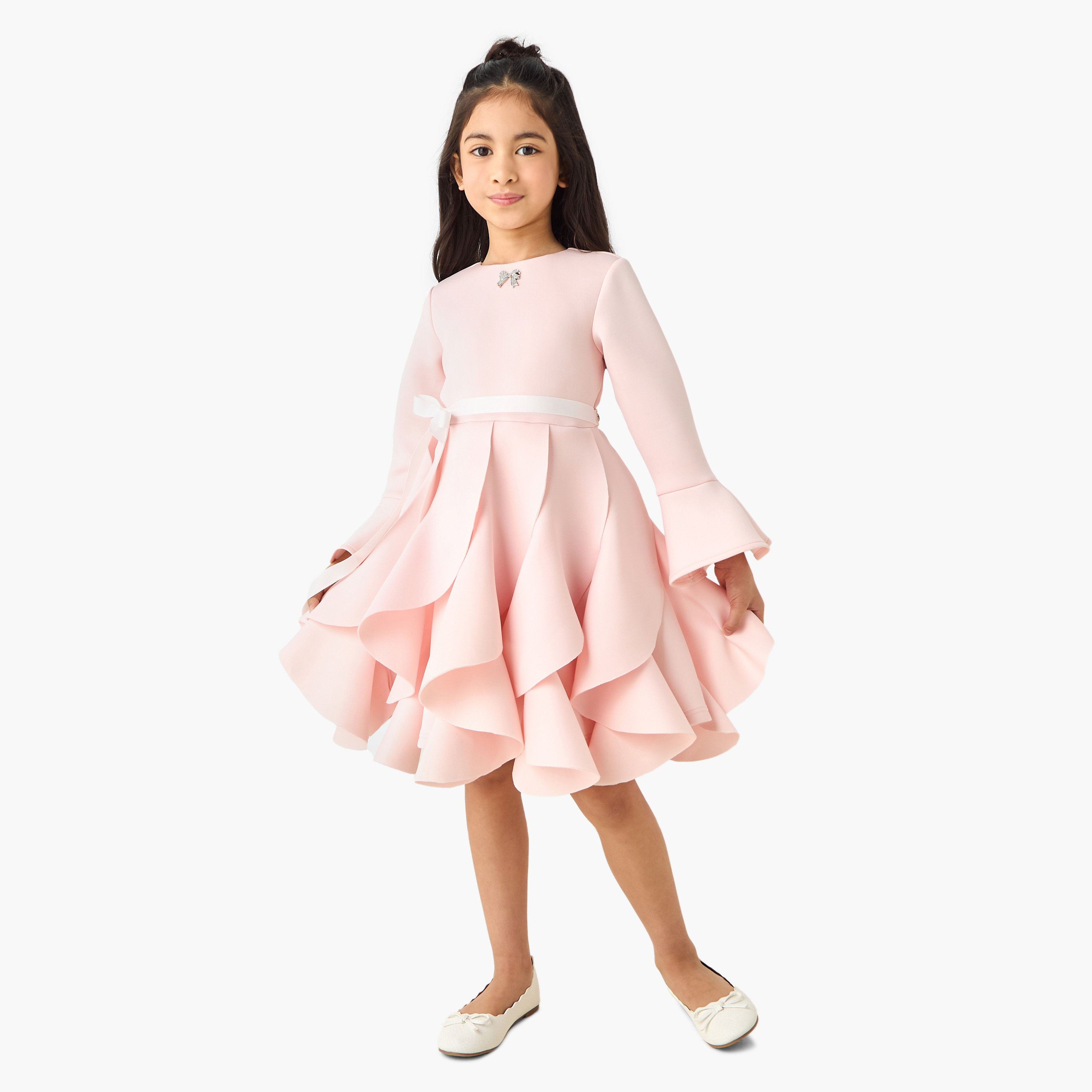 فستان بطول الركبة وياقة مستديرة وأكمام طويلة وكشكش من جونيورز-girls-clothing-dressesandjumpsuits-image-4