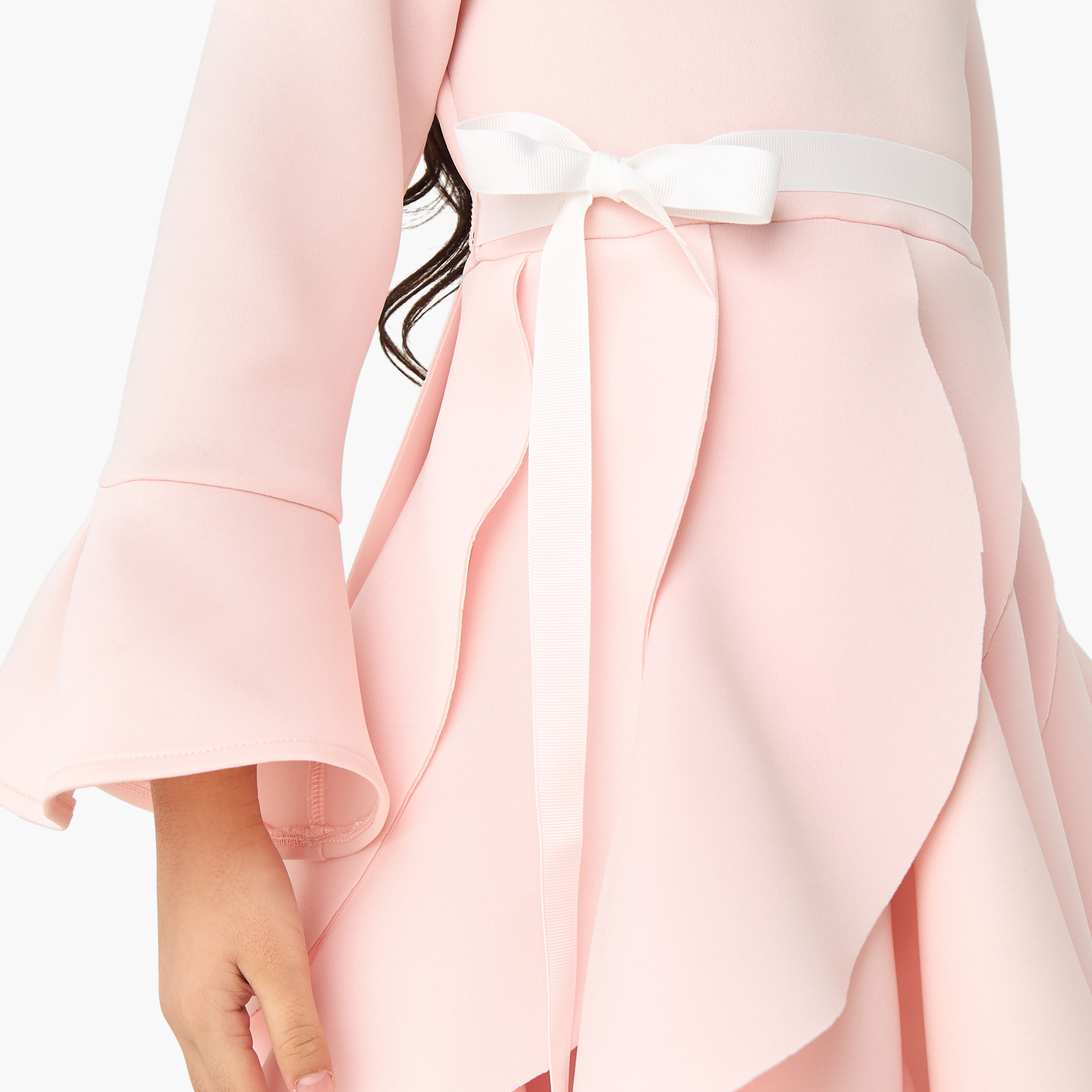 فستان بطول الركبة وياقة مستديرة وأكمام طويلة وكشكش من جونيورز-girls-clothing-dressesandjumpsuits-image-2