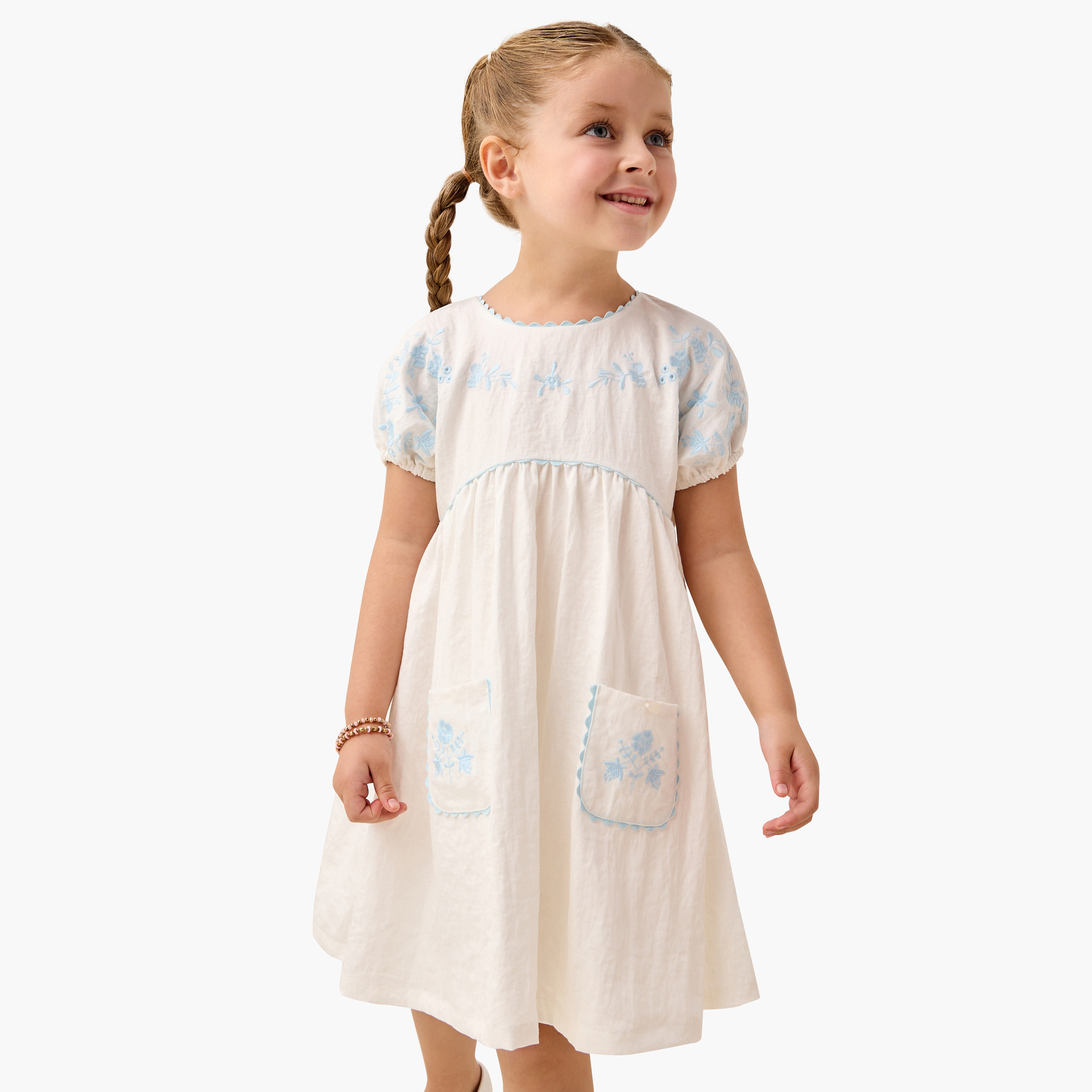 فستان مطرز بياقة مستديرة وأكمام قصيرة وجيوب من إليجو-girls-clothing-dressesandjumpsuits-image-5