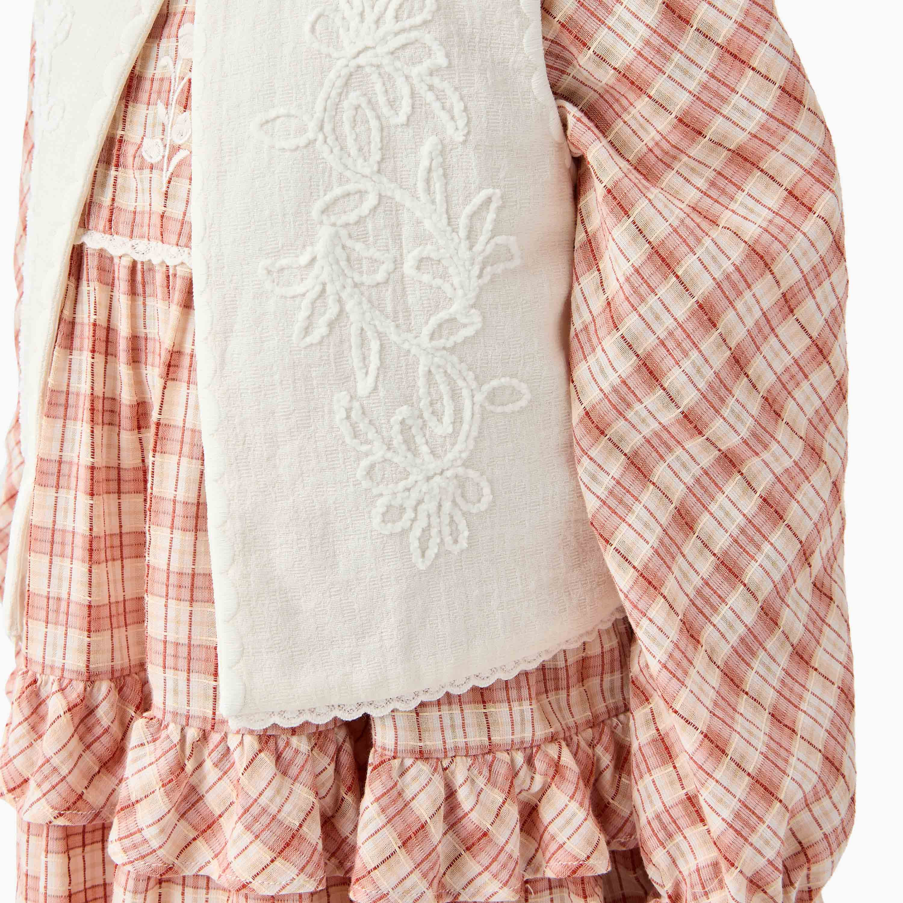 طقم معطف قصير مطرز وجوارب طويلة وفستان إيه لاين كاروهات من إليجو-girls-clothing-winterwear-dresses-image-2