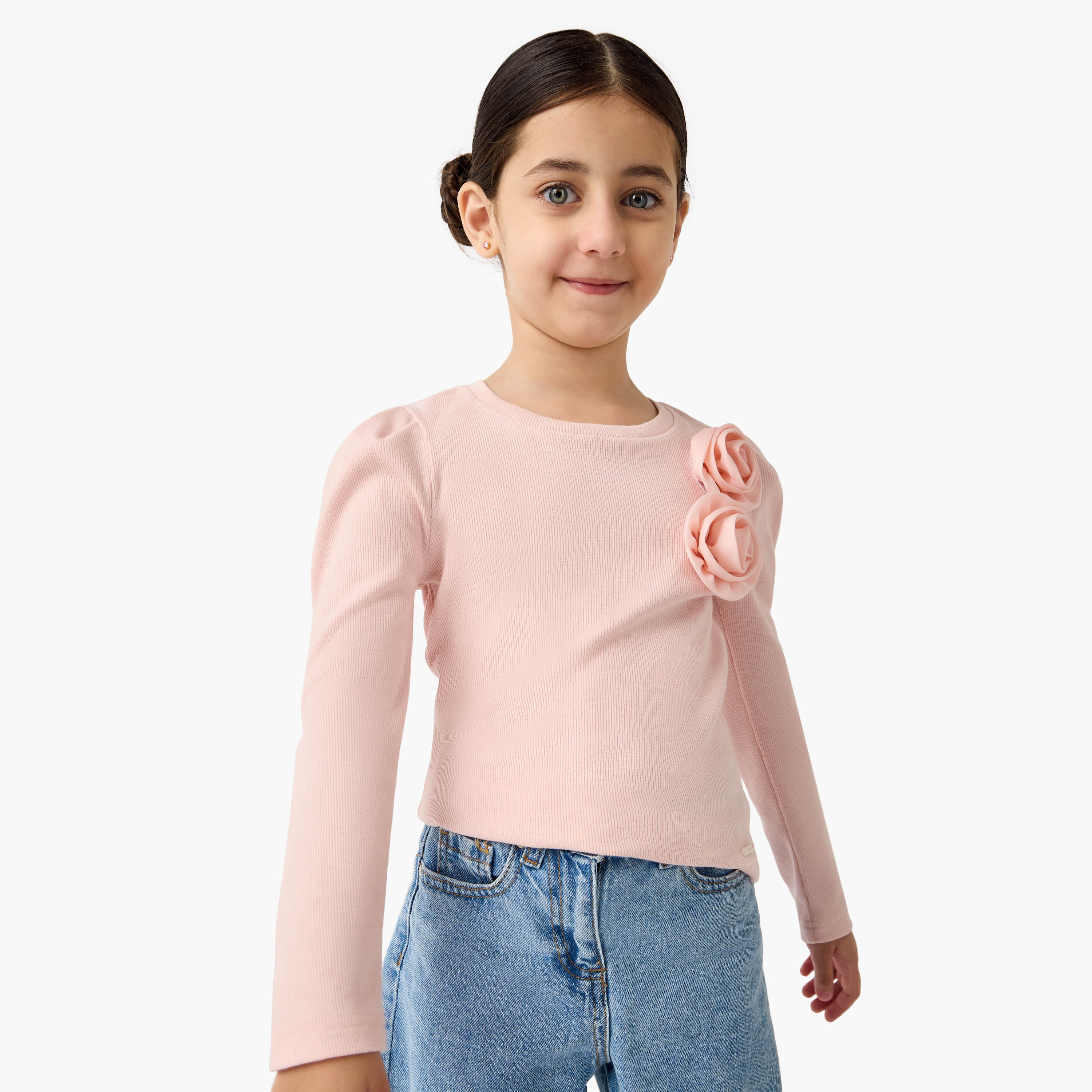 بلوزة بفيونكة بحافة زهرية وأكمام منفوخة طويلة من لي كوبر-girls-clothing-tshirts-image-5