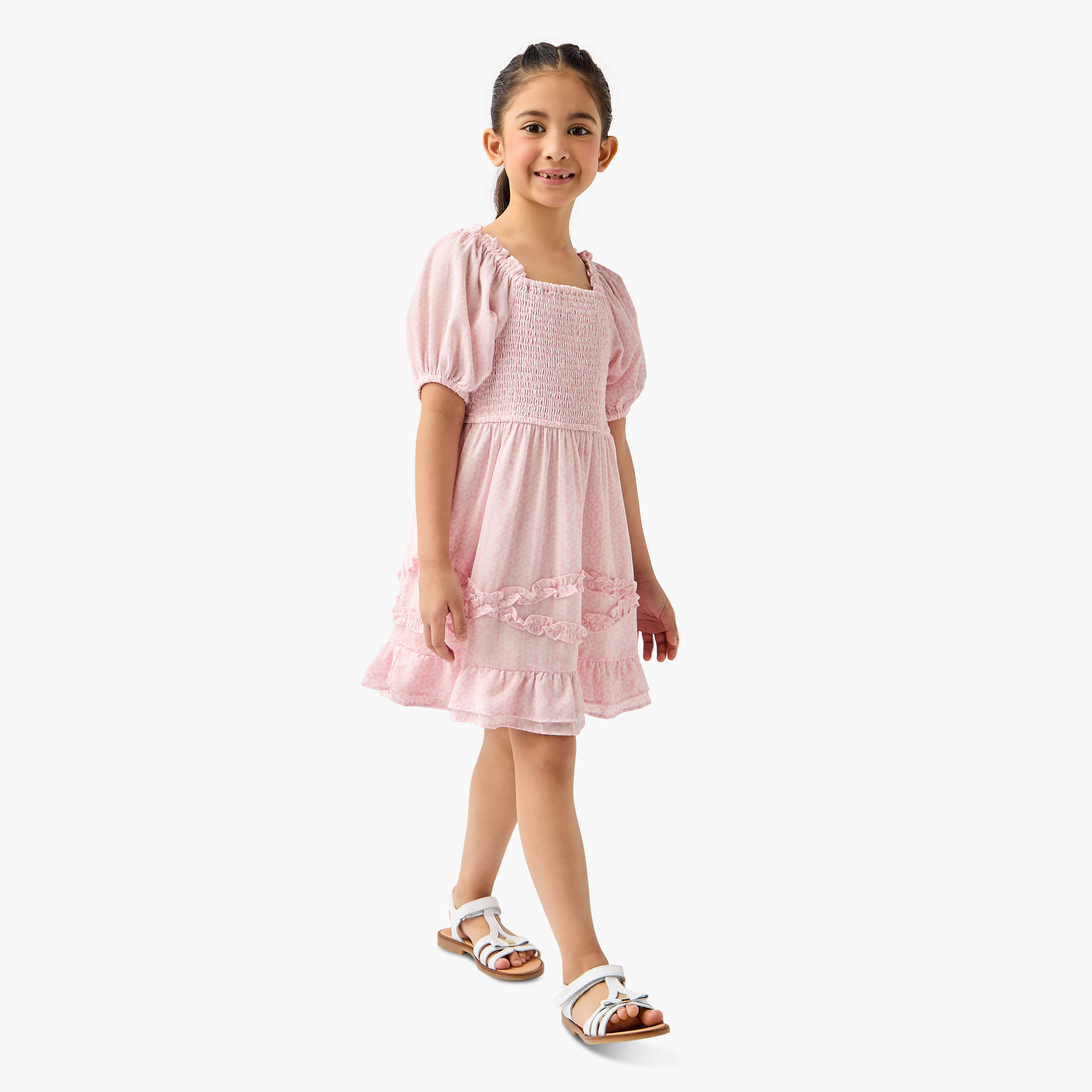 فستان بطبعات زهور وكشكش وتفاصيل درّزات من لي كوبر-girls-clothing-dressesandjumpsuits-image-2