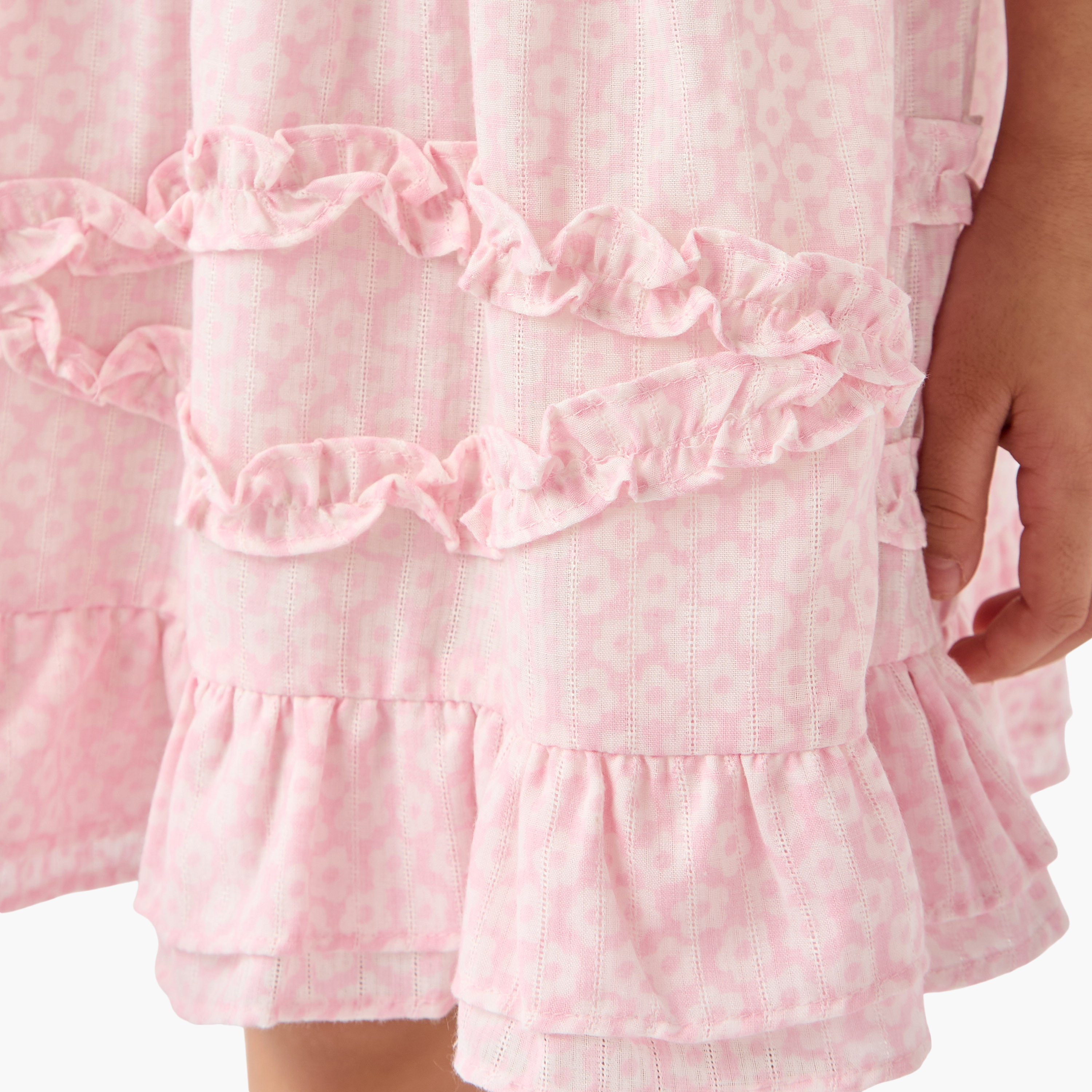 فستان بطبعات زهور وكشكش وتفاصيل درّزات من لي كوبر-girls-clothing-dressesandjumpsuits-image-5