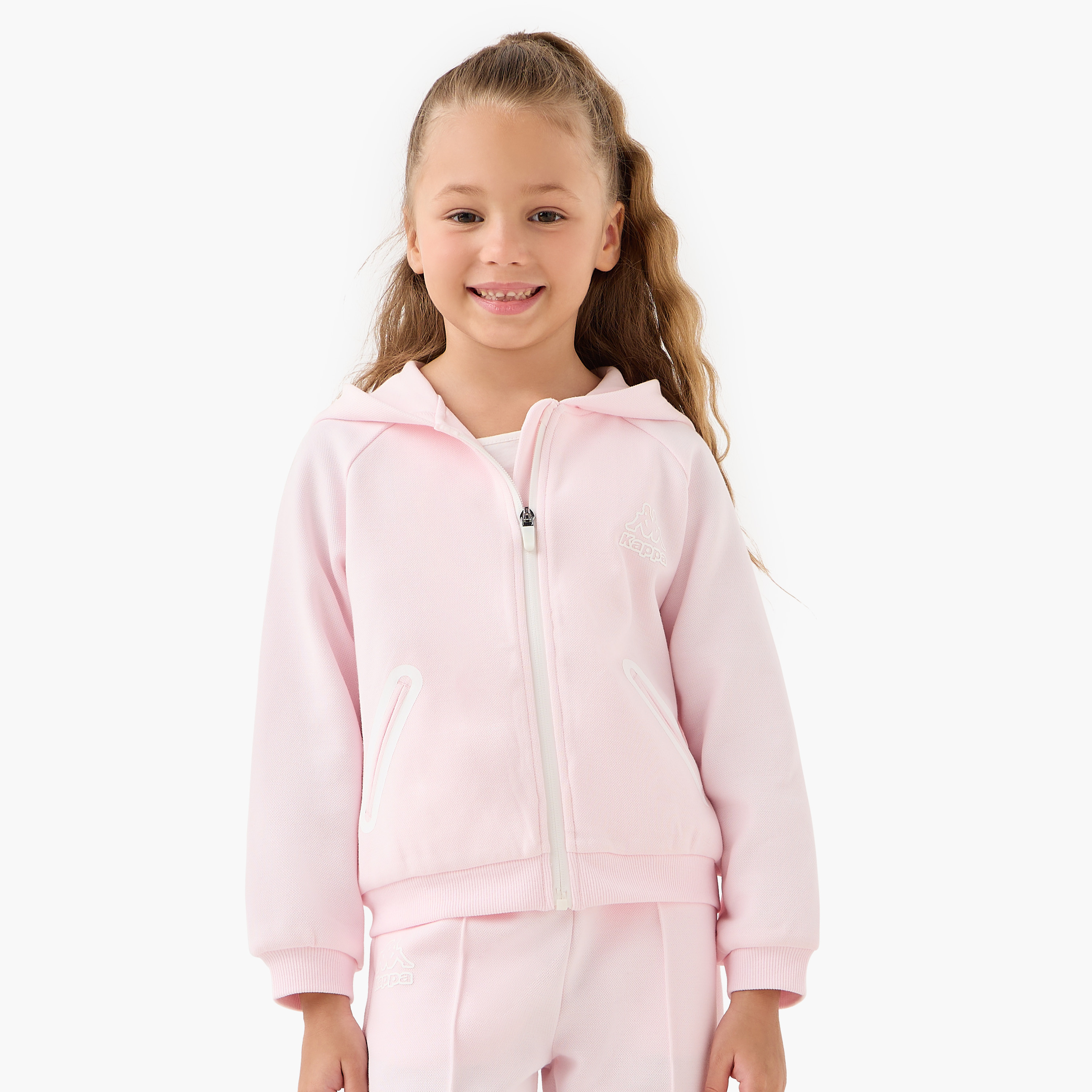 طقم سويت شيرت بقبعة وبنطلون رياضي بطبعات شعار من كابا-baby-girls-clothing-setsandcoords-image-2