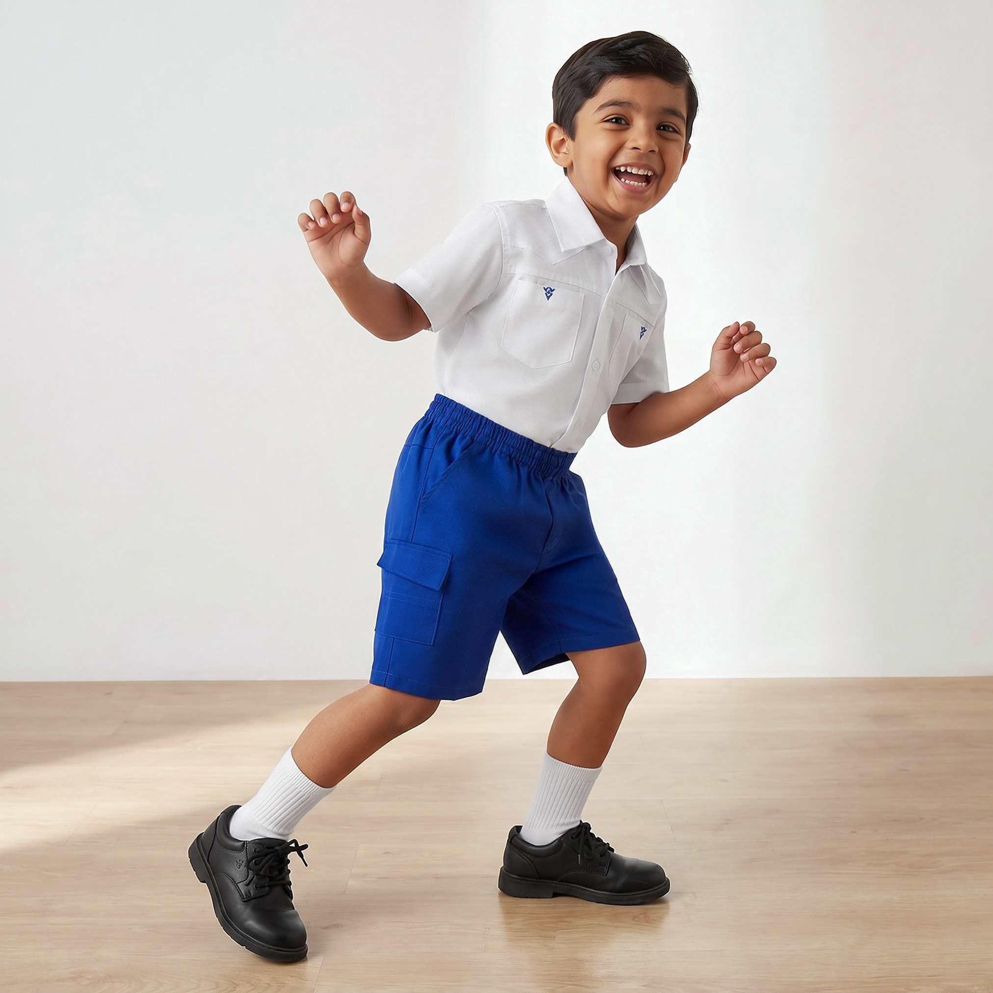شورت مدرسي أزرق بطول الركبة بجيوب بطيّة للأولاد من جونيورز-boys-clothing-schoolwear-bottoms-shorts-image-2