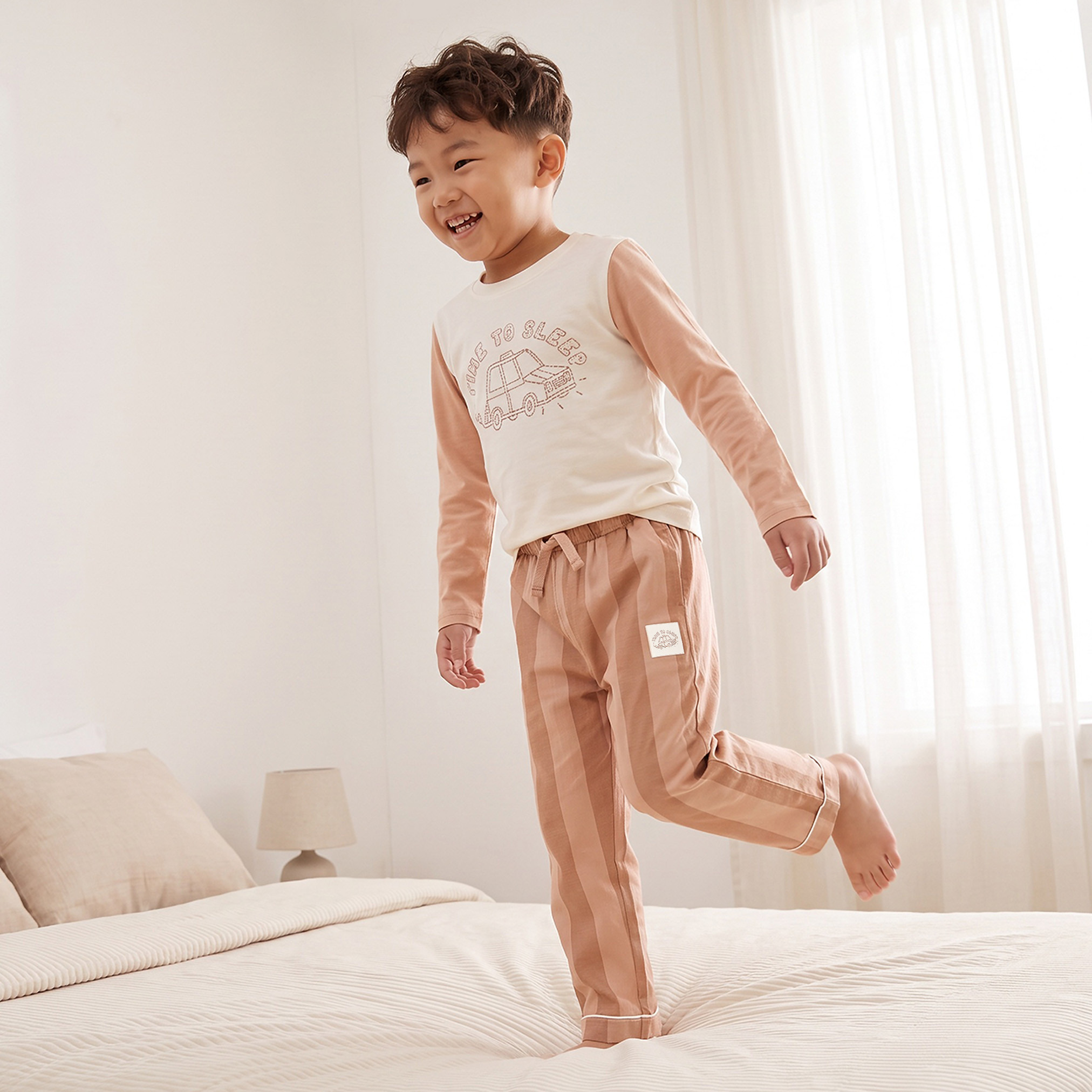 طقم بيجاما مزين بتطريز - قطن ناعم - بأكمام طويلة - ياقة مستديرة للأولاد من جونيورز-boys-clothing-nightwear-image-8