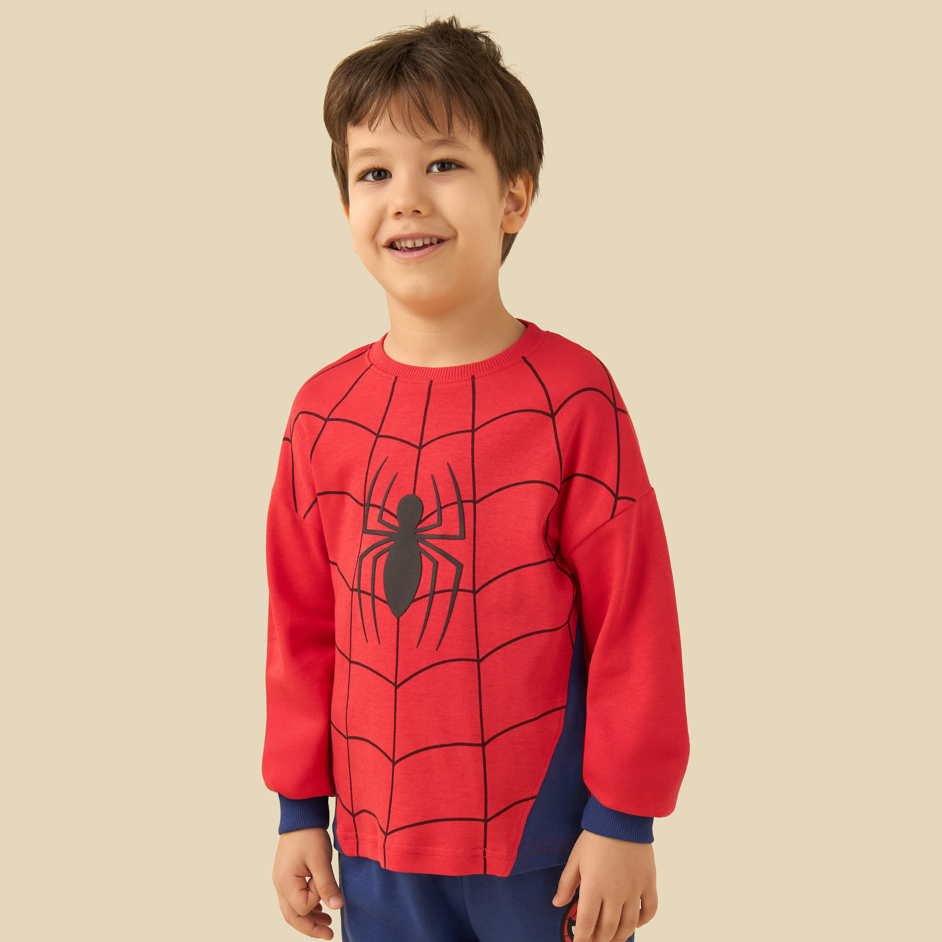 طقم بيجاما قطن بطبعات سبايدرمان وياقة ضيقة وأكمام طويلة-boys-clothing-nightwear-image-2