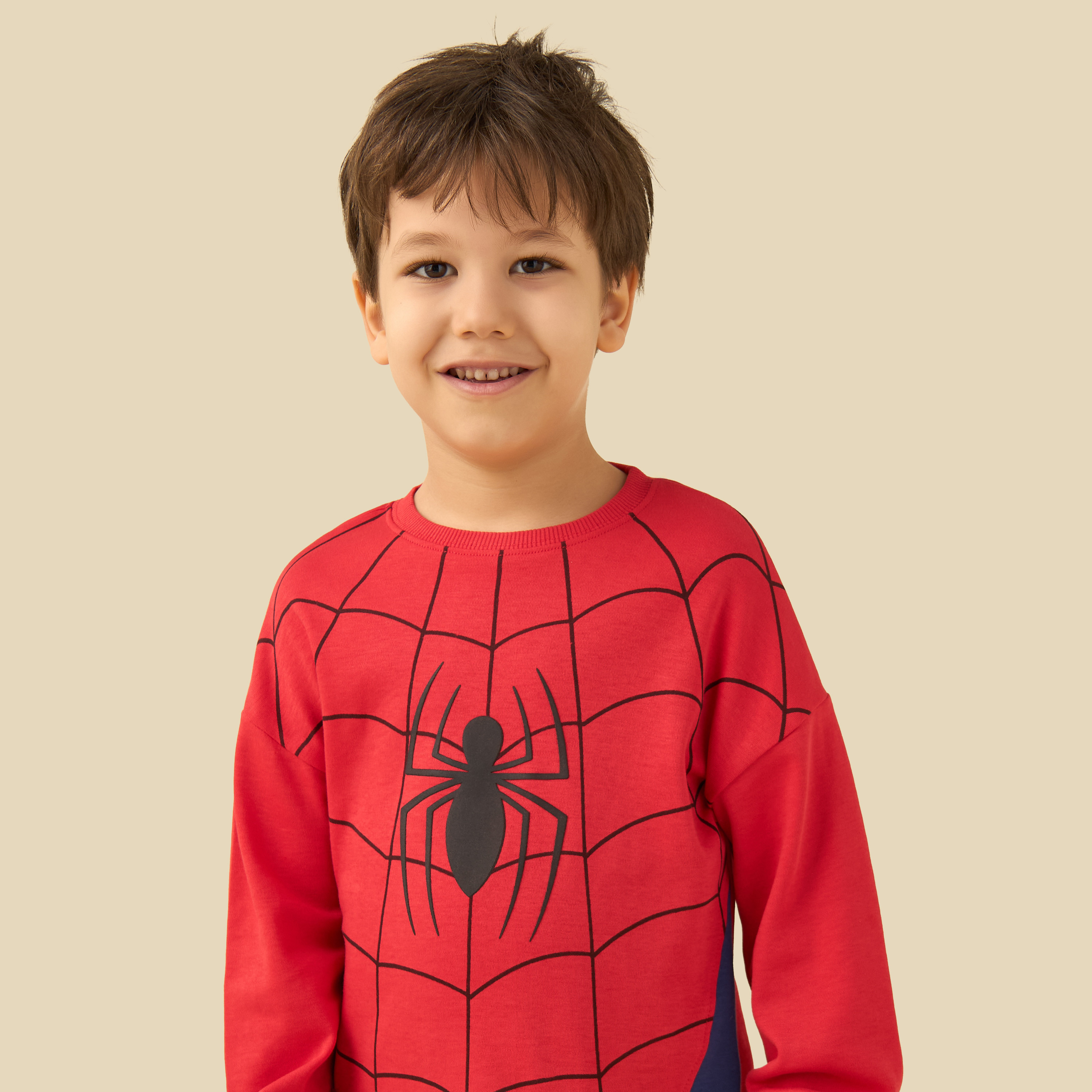 طقم بيجاما قطن بطبعات سبايدرمان وياقة ضيقة وأكمام طويلة-boys-clothing-nightwear-image-5
