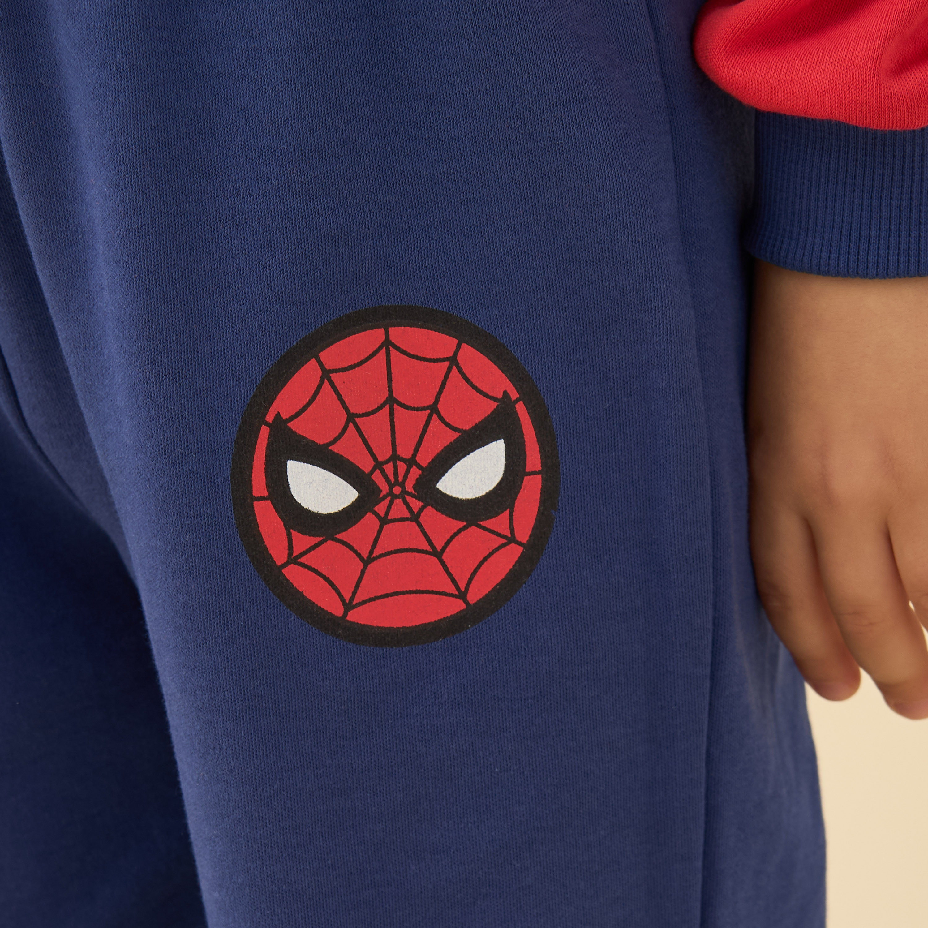 طقم بيجاما قطن بطبعات سبايدرمان وياقة ضيقة وأكمام طويلة-boys-clothing-nightwear-image-7