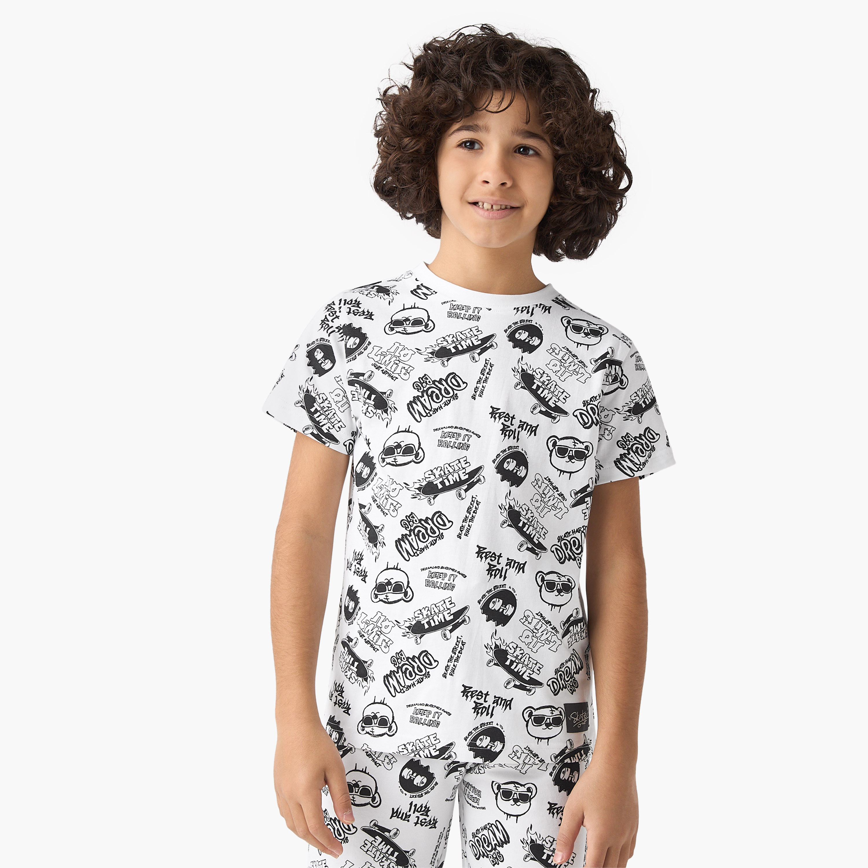 طقم بنطلون بيجاما وتيشيرت بطبعات من جونيورز-boys-clothing-nightwear-image-2