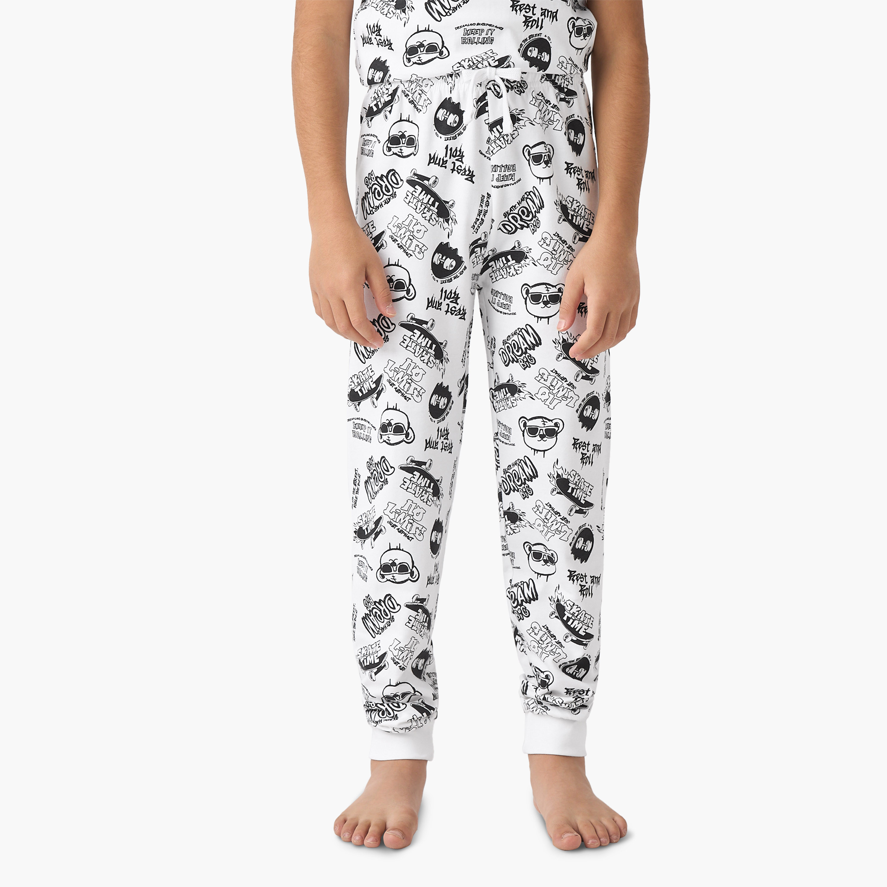طقم بنطلون بيجاما وتيشيرت بطبعات من جونيورز-boys-clothing-nightwear-image-3