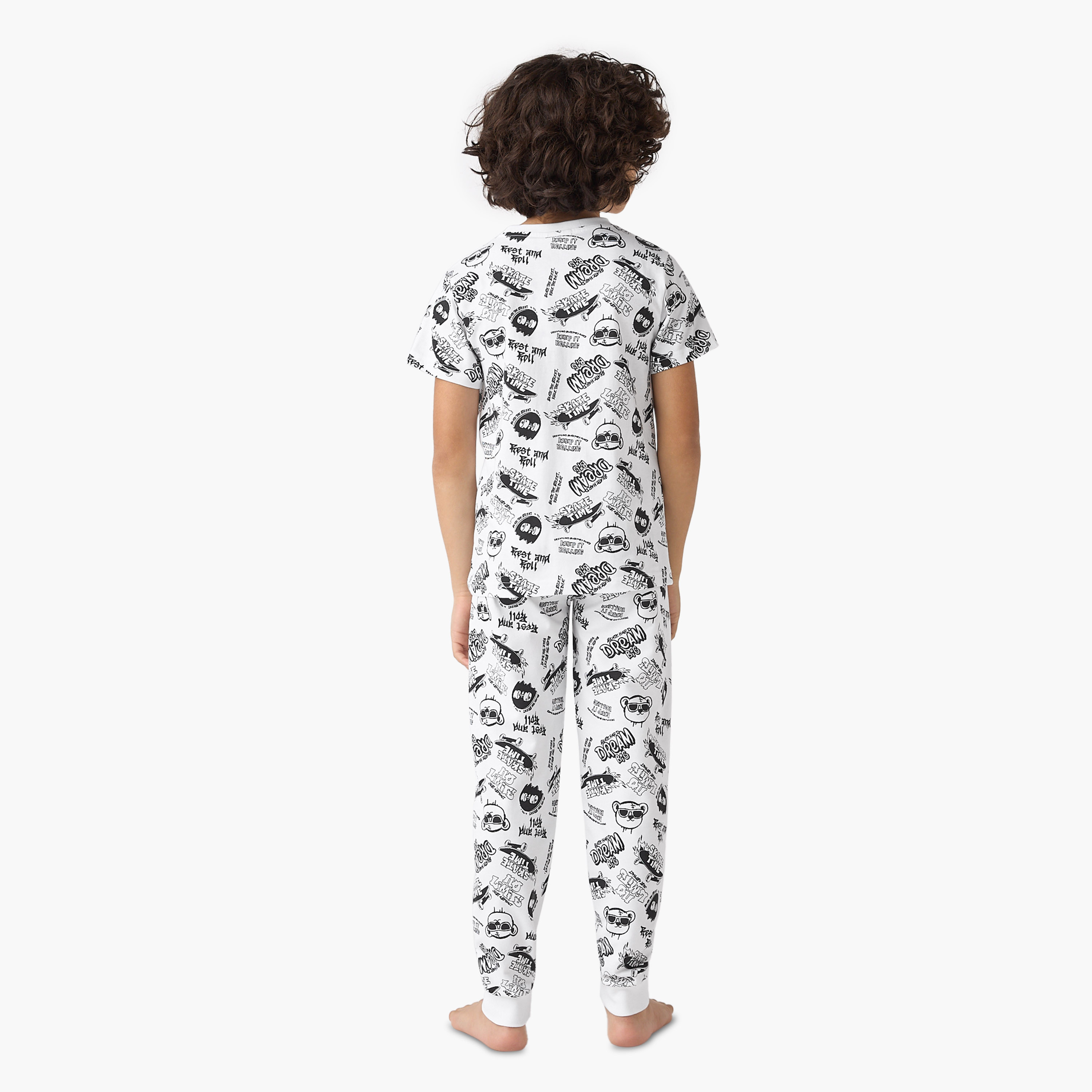 طقم بنطلون بيجاما وتيشيرت بطبعات من جونيورز-boys-clothing-nightwear-image-4