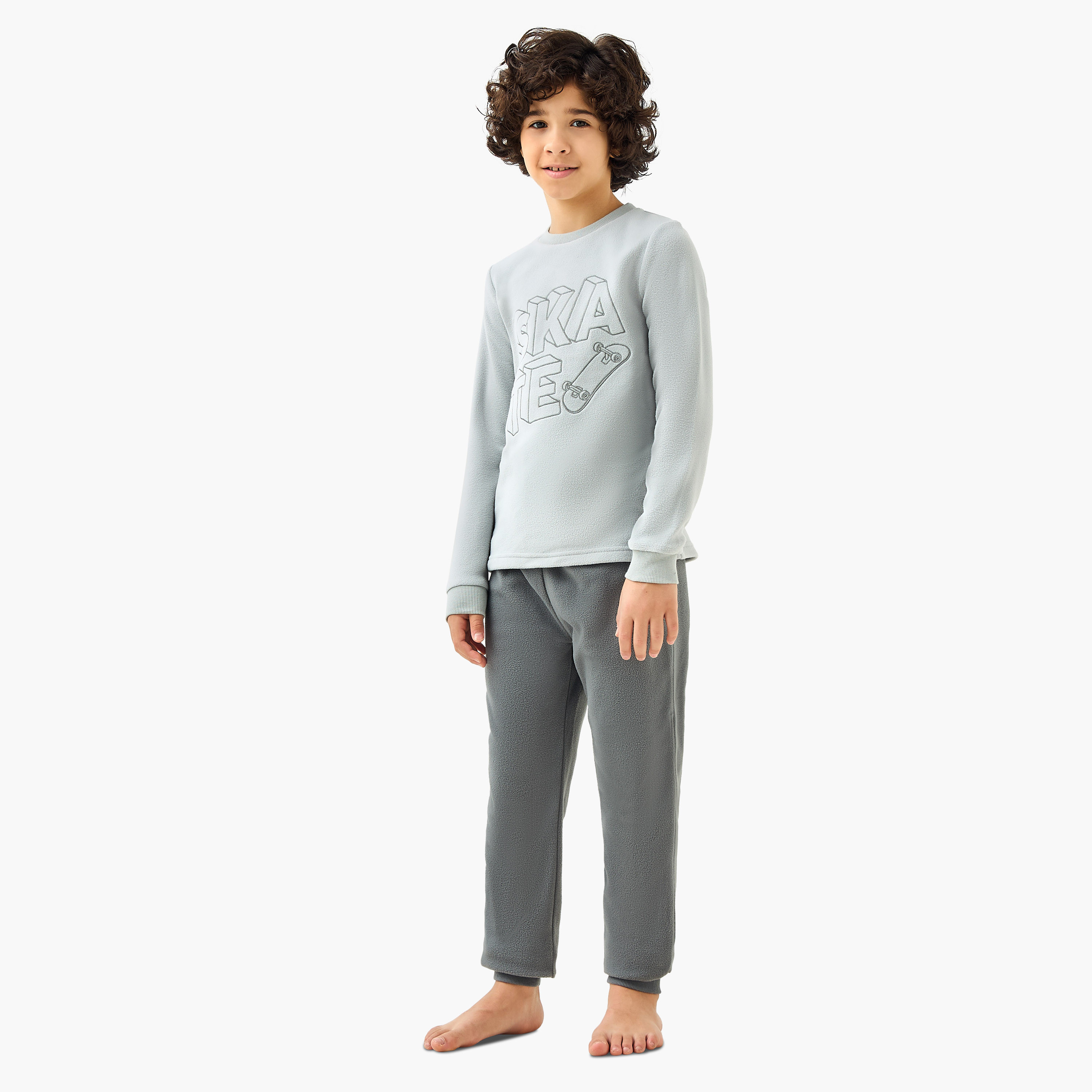 طقم بيجاما وتيشيرت بطبعات التزلج من جونيورز-boys-clothing-nightwear-image-1