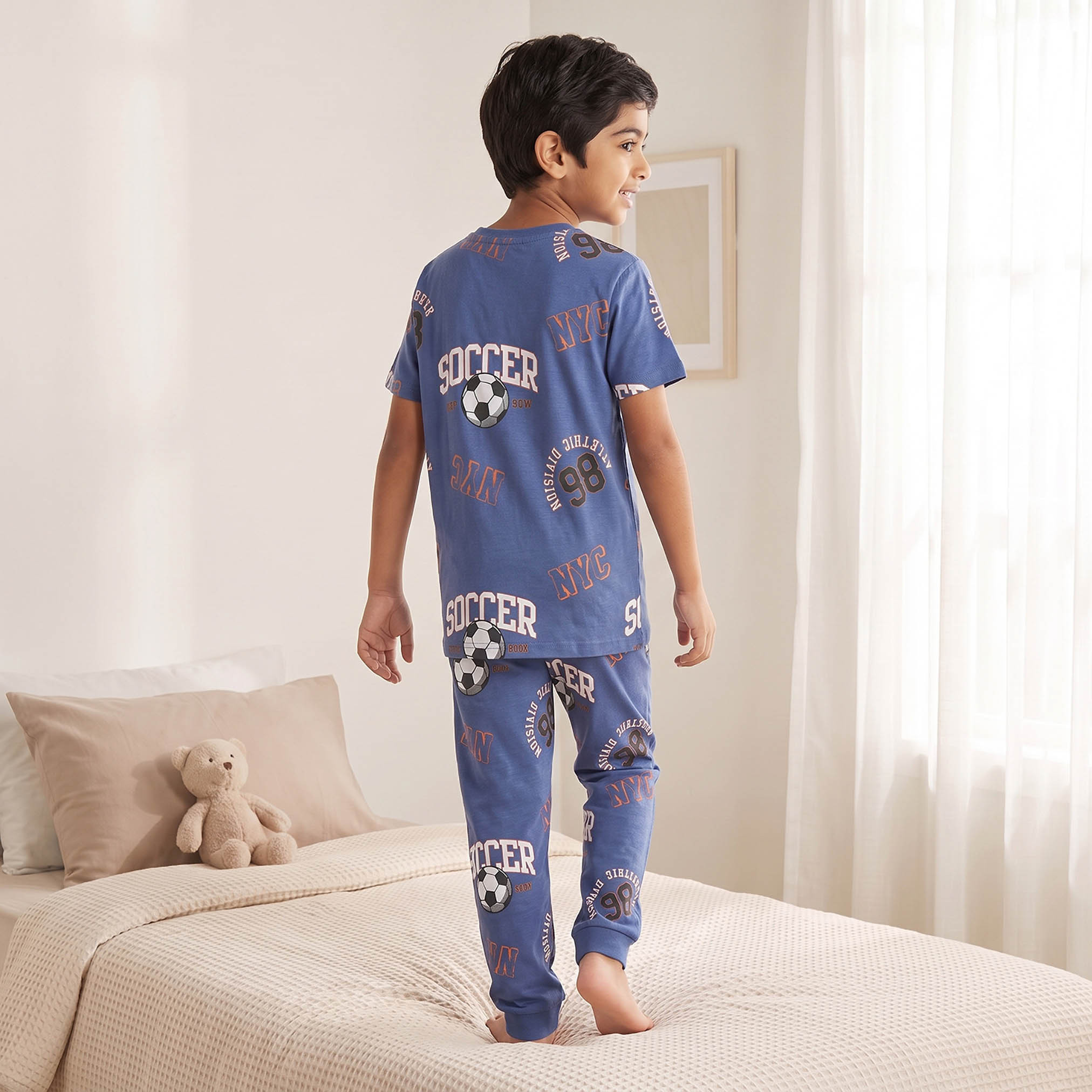 طقم 2 بيجاما قطنية بياقة مستديرة وأكمام قصيرة بطبعة كرة القدم من جونيورز-boys-clothing-nightwear-image-3