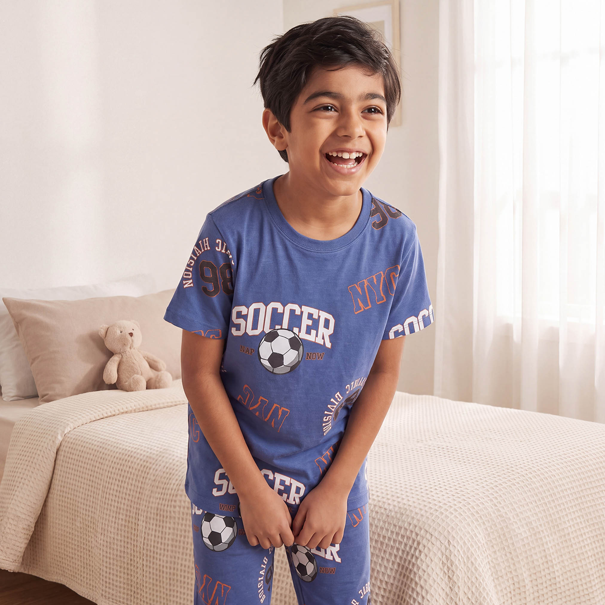 طقم 2 بيجاما قطنية بياقة مستديرة وأكمام قصيرة بطبعة كرة القدم من جونيورز-boys-clothing-nightwear-image-5