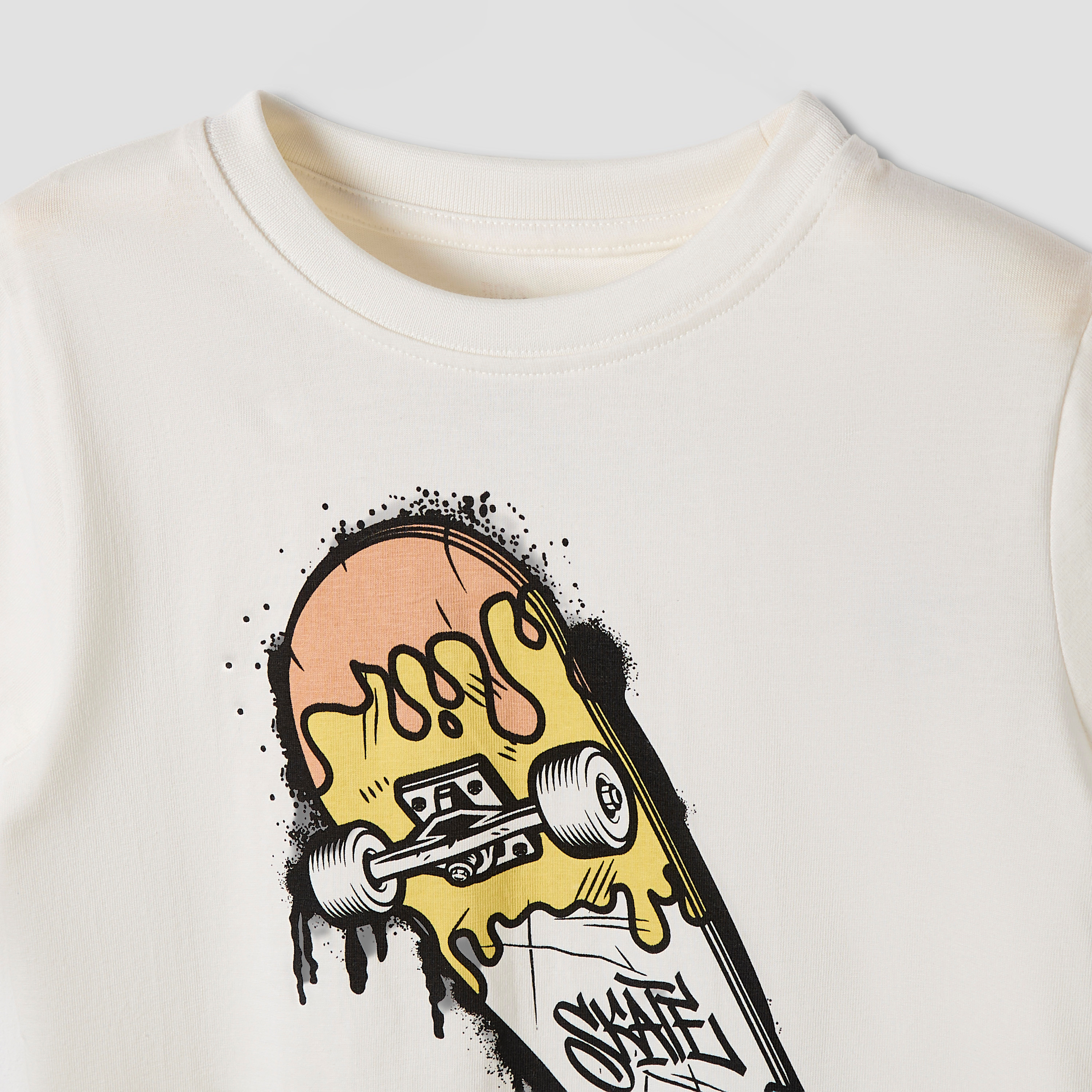 طقم تيشيرت وبنطلون بيجاما بطبعات من جونيورز-boys-clothing-nightwear-image-4