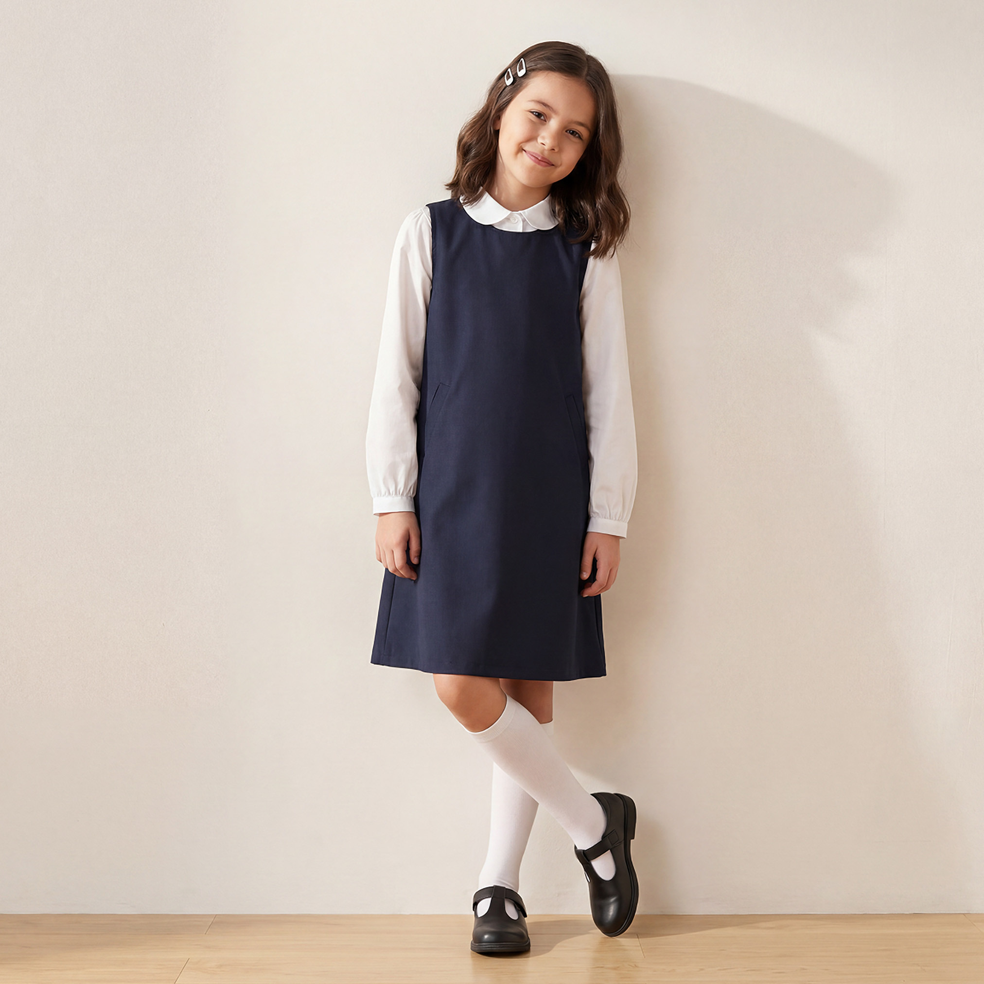 مريلة مدرسية كحلي مع قميص بأكمام طويلة للبنات من جونيورز-girls-clothing-schoolwear-dresses-image-4