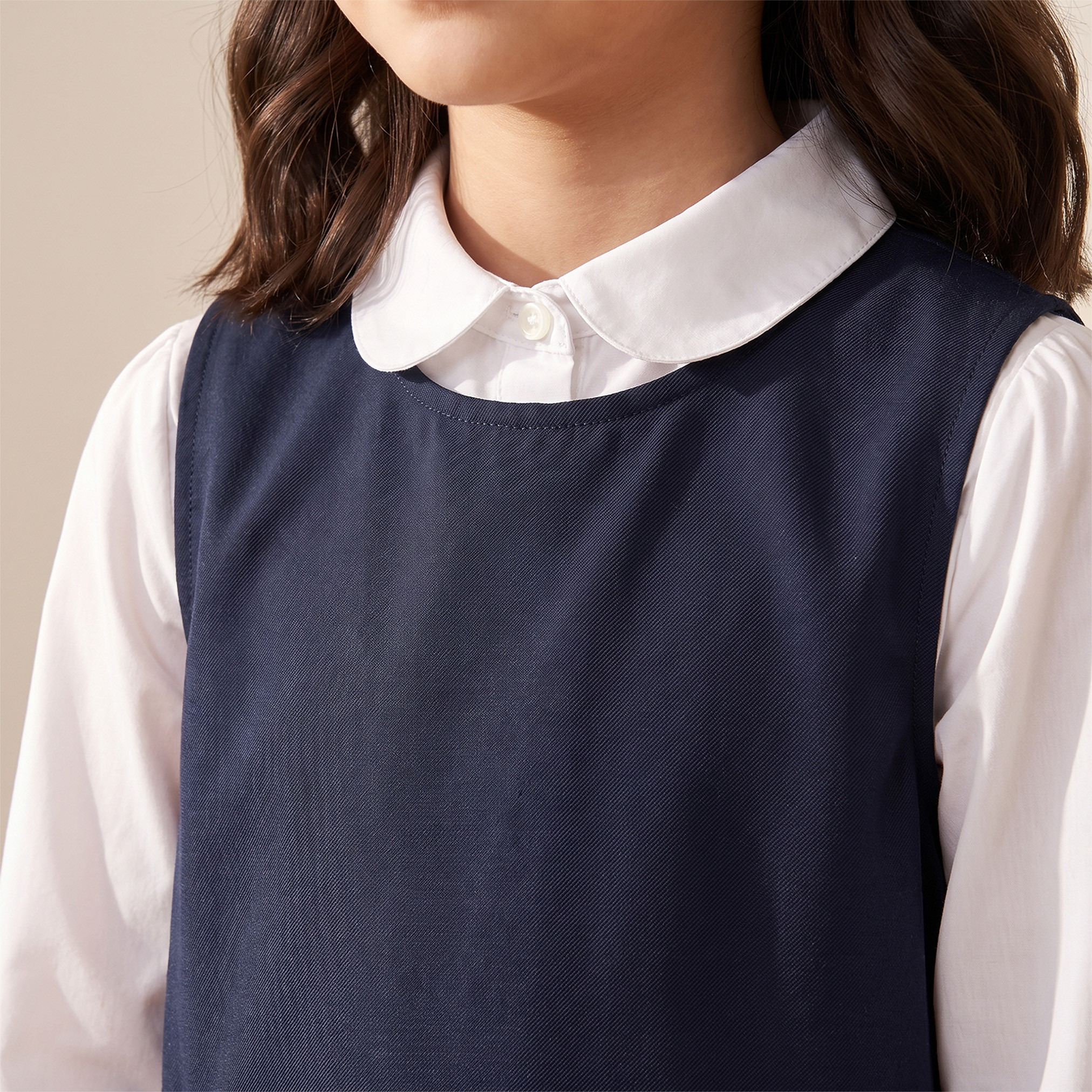 مريلة مدرسية كحلي مع قميص بأكمام طويلة للبنات من جونيورز-girls-clothing-schoolwear-dresses-image-6