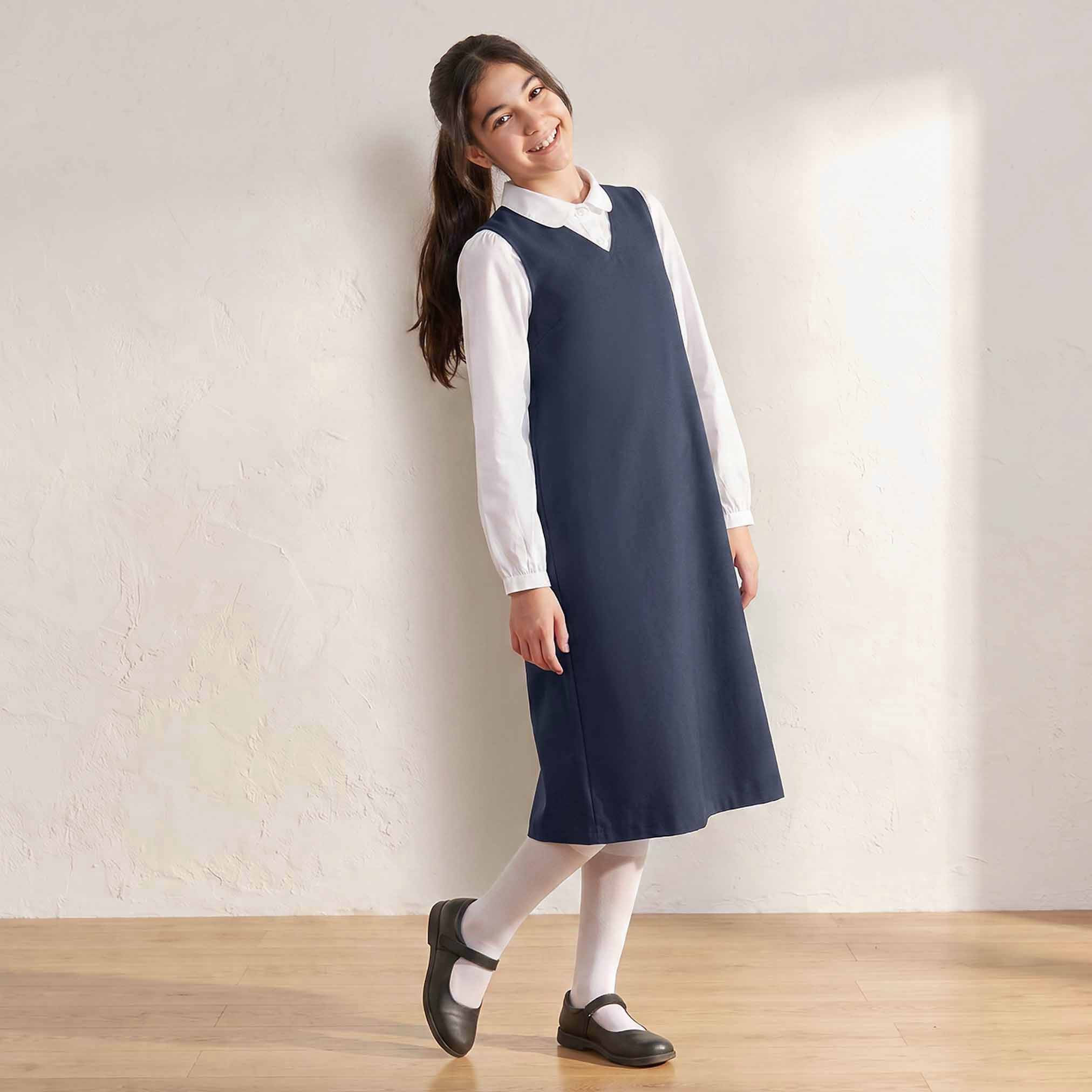 فستان مريلة مدرسي كحلي بياقة V للبنات من جونيورز-girls-clothing-schoolwear-dresses-image-4