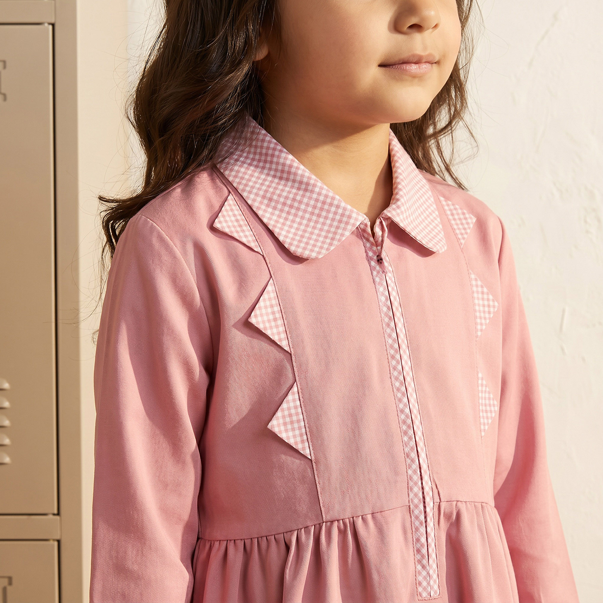 فستان مدرسي وردي بأكمام طويلة للبنات من جونيورز-girls-clothing-schoolwear-dresses-image-5
