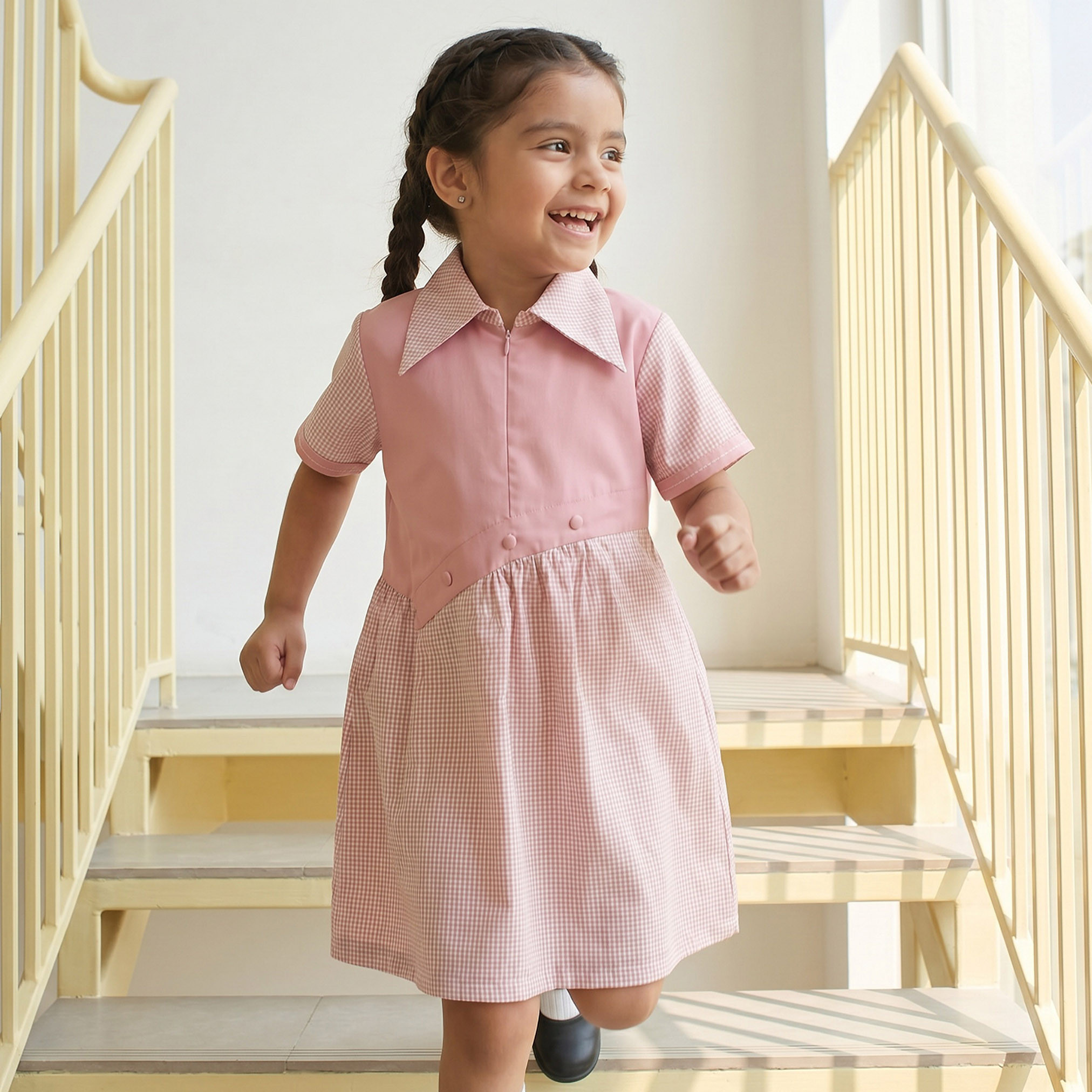 فستان مدرسة وردي بأكمام قصيرة للبنات من جونيورز-girls-clothing-schoolwear-dresses-image-5