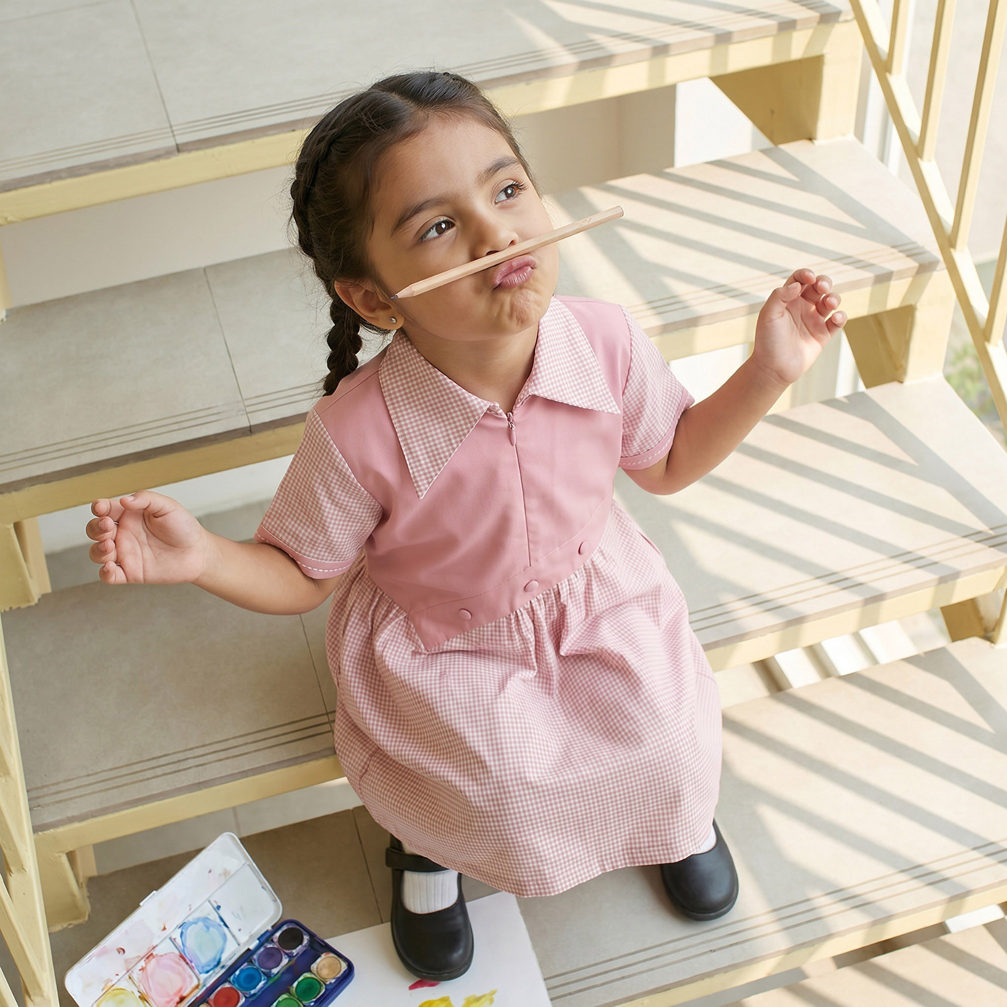 فستان مدرسة وردي بأكمام قصيرة للبنات من جونيورز-girls-clothing-schoolwear-dresses-image-6