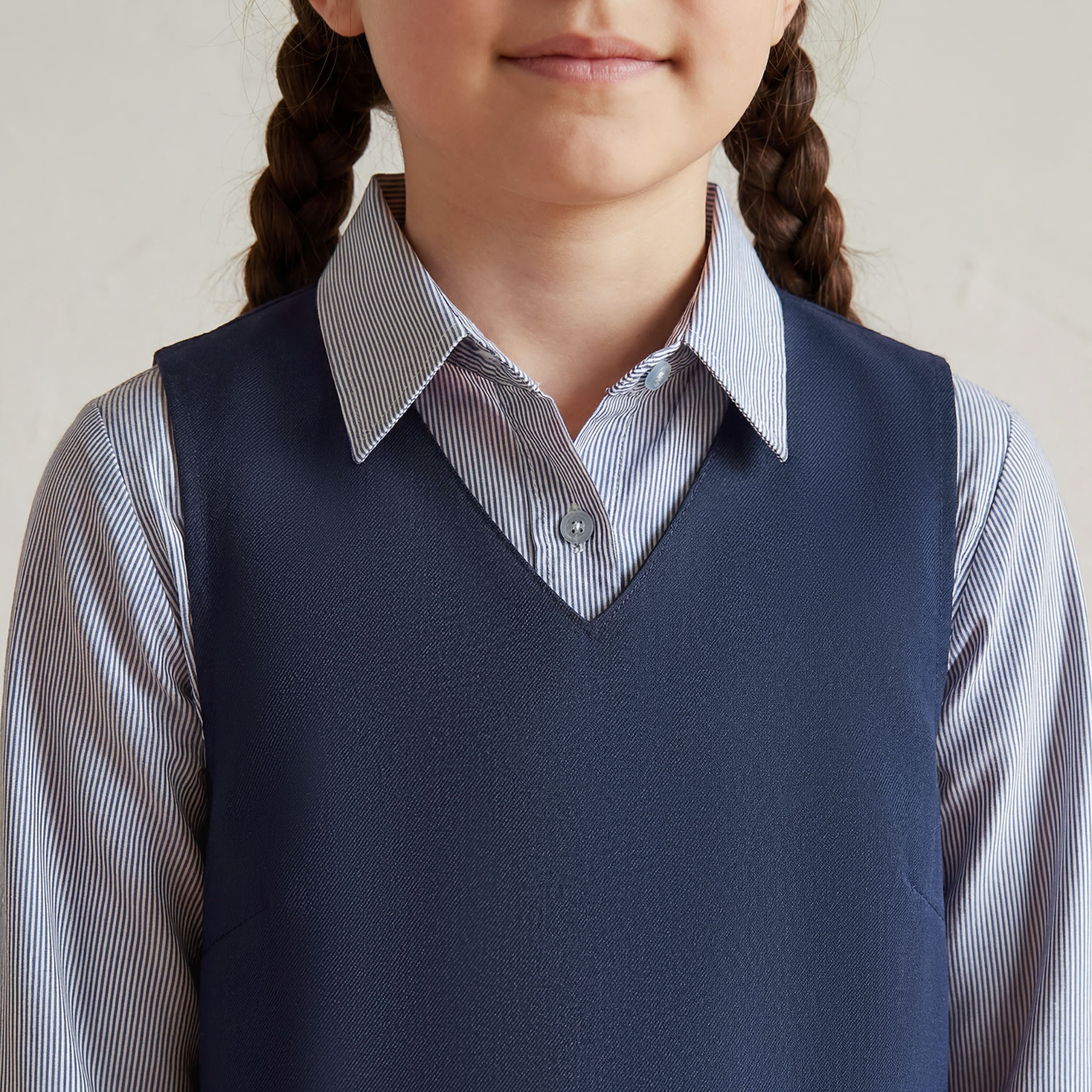 مريلة مدرسية زرقاء داكنة بياقة V من جونيورز - للبنات-girls-clothing-schoolwear-dresses-image-6