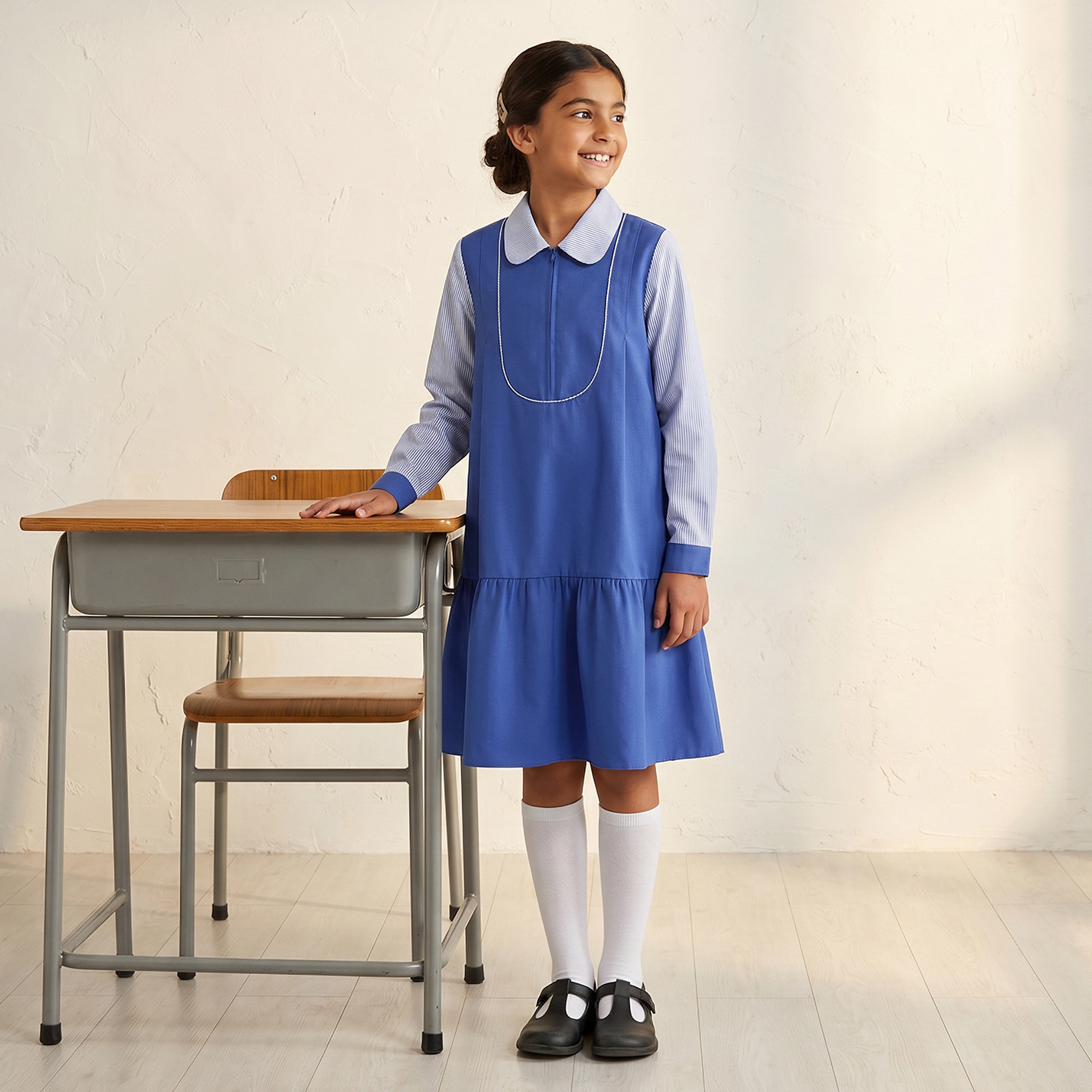 فستان مدرسي أزرق بخصر منسدل وبياقة عادية للبنات من جونيورز-girls-clothing-schoolwear-dresses-image-1