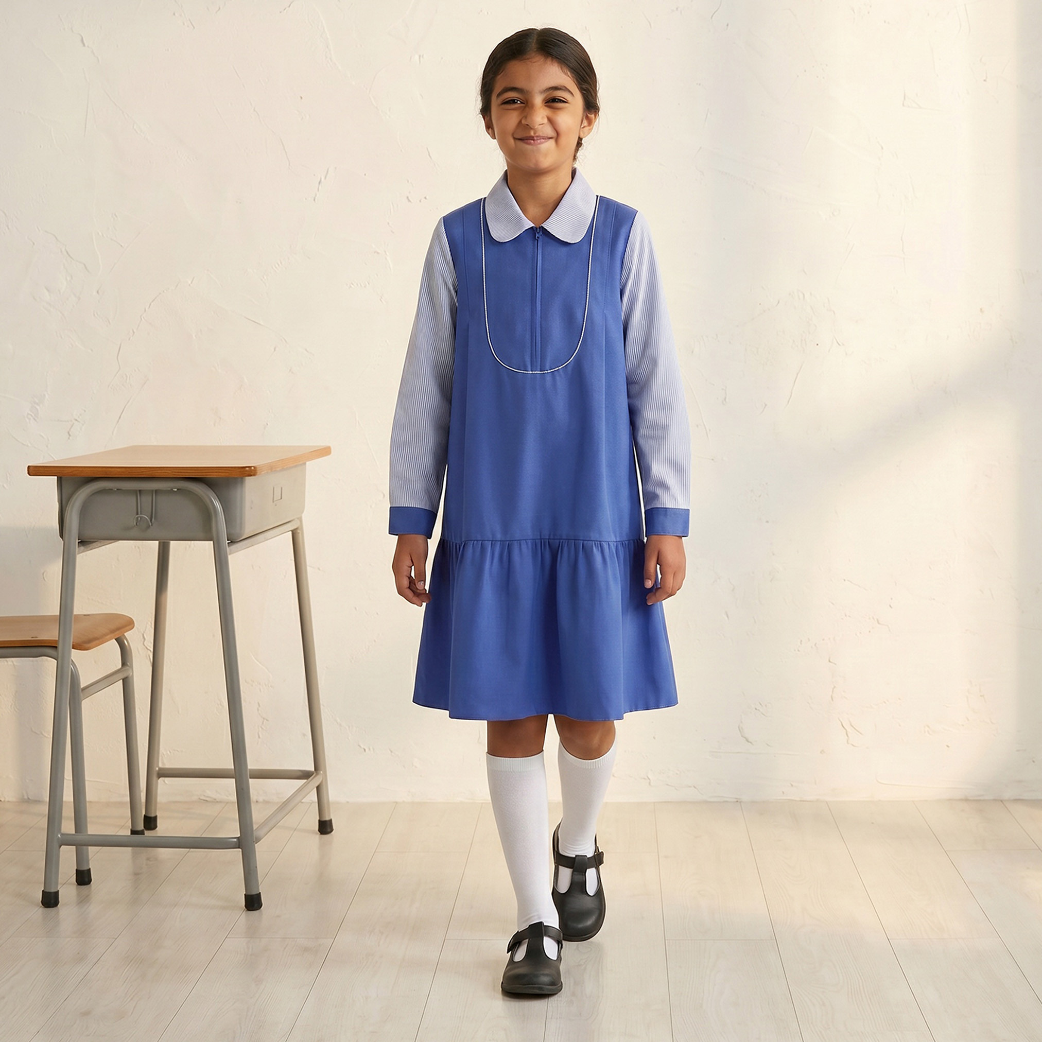 فستان مدرسي أزرق بخصر منسدل وبياقة عادية للبنات من جونيورز-girls-clothing-schoolwear-dresses-image-5