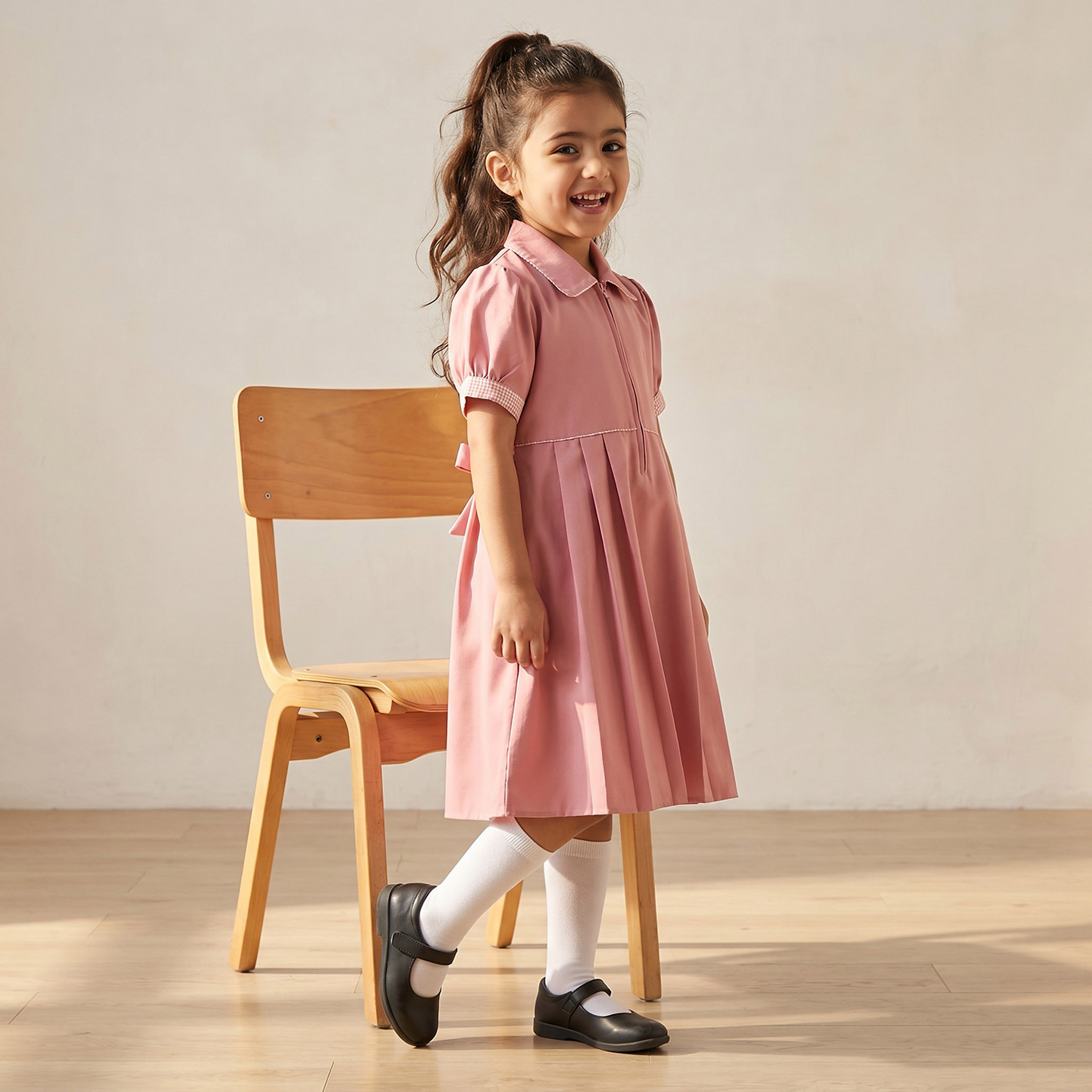 فستان مدرسي وردي بأكمام قصيرة للبنات من جونيورز-girls-clothing-schoolwear-dresses-image-6
