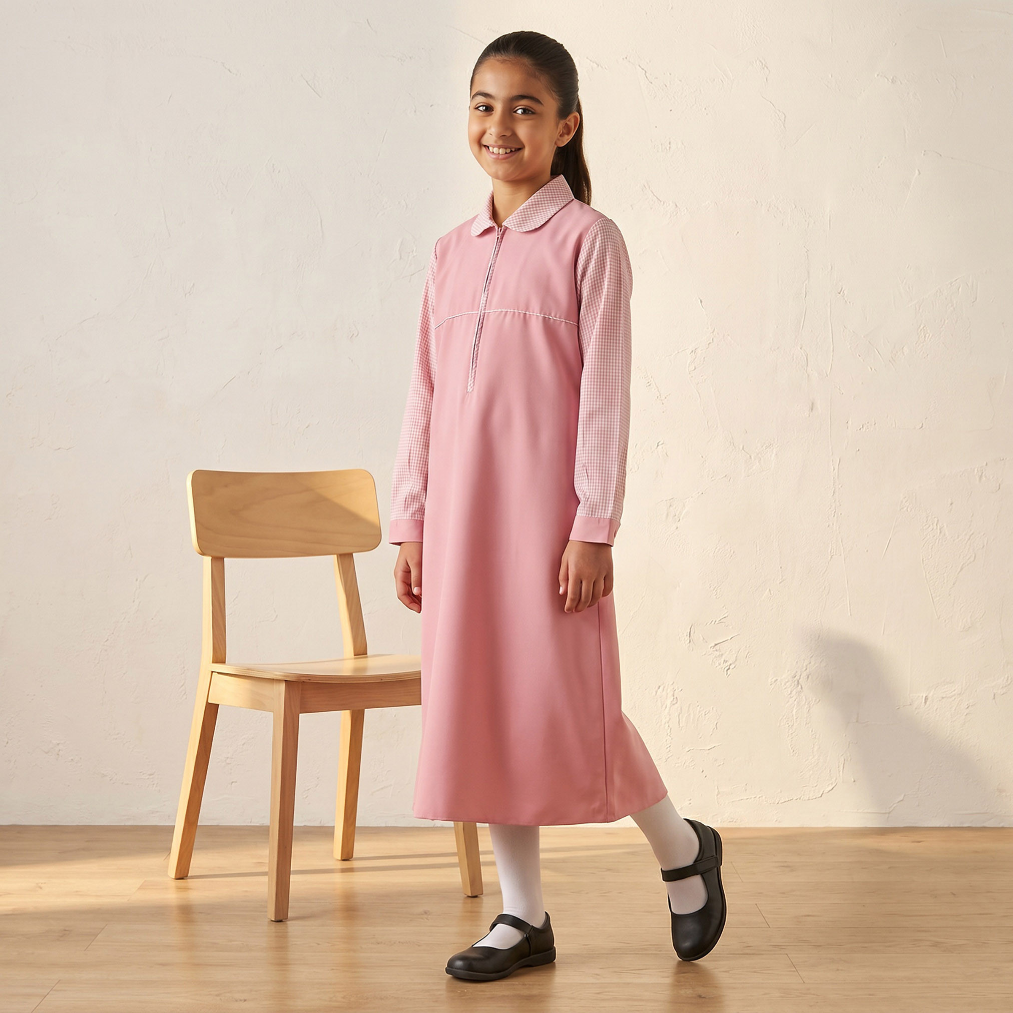 فستان مدرسي وردي طويل بياقة عادية للبنات من جونيورز-girls-clothing-schoolwear-dresses-image-1