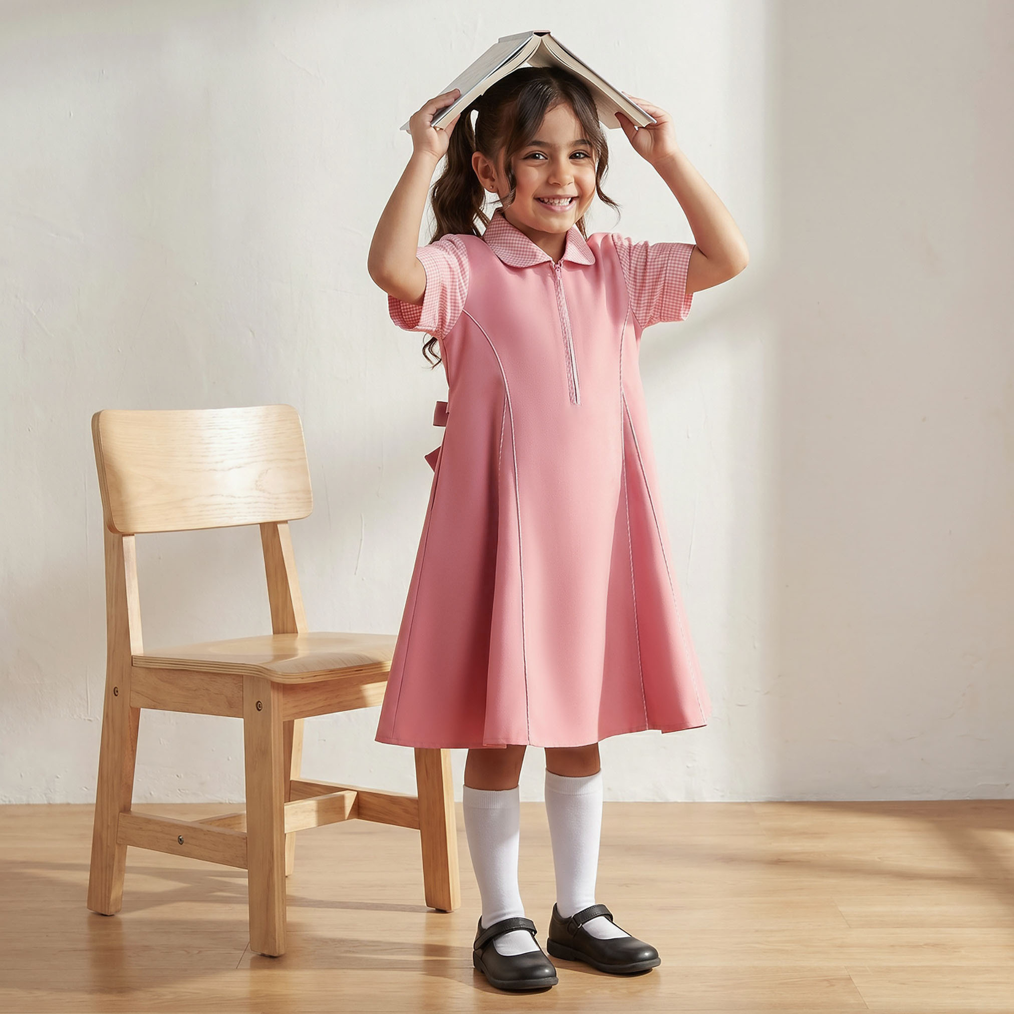 فستان مدرسة وردي بأكمام قصيرة للبنات من جونيورز-girls-clothing-schoolwear-dresses-image-1