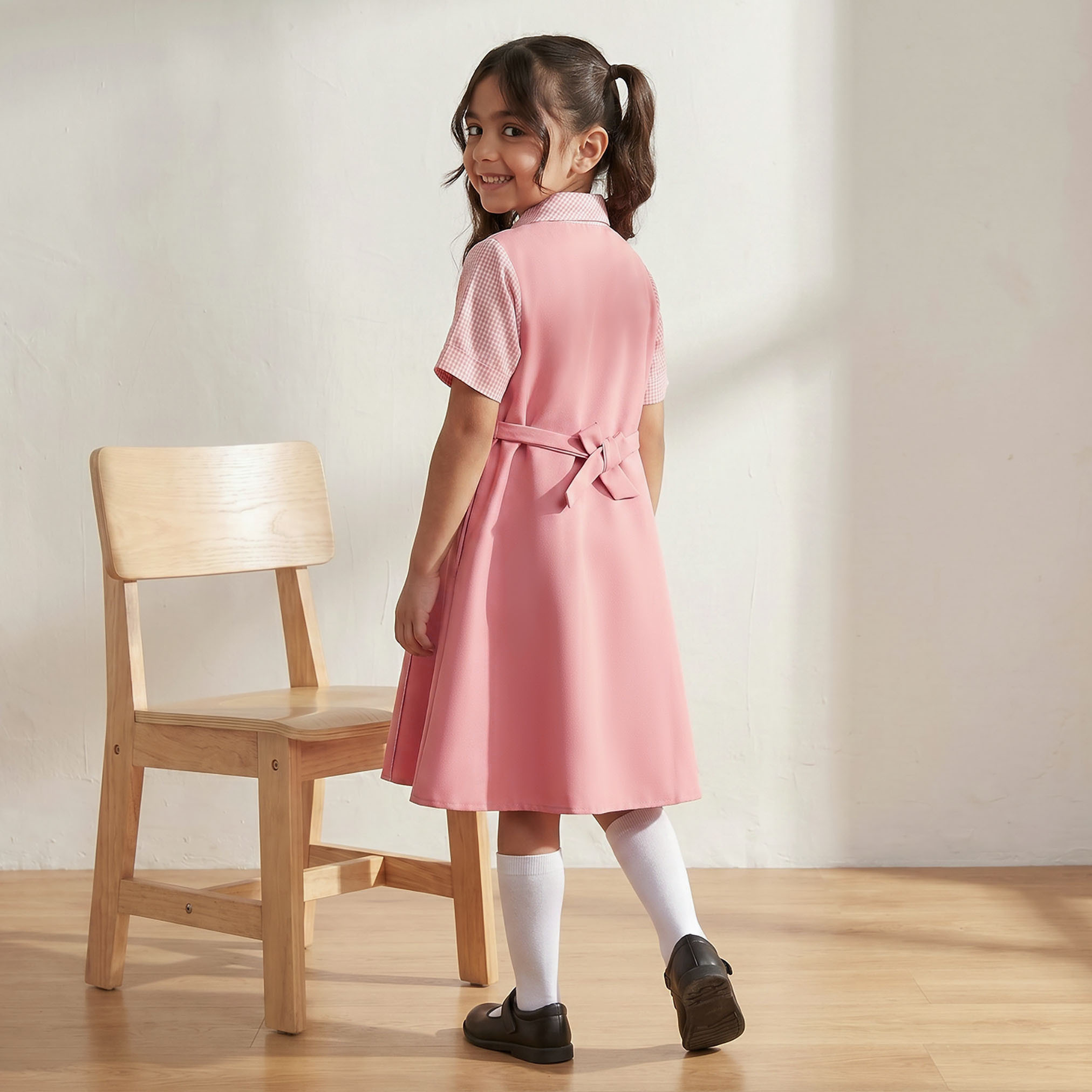فستان مدرسة وردي بأكمام قصيرة للبنات من جونيورز-girls-clothing-schoolwear-dresses-image-2