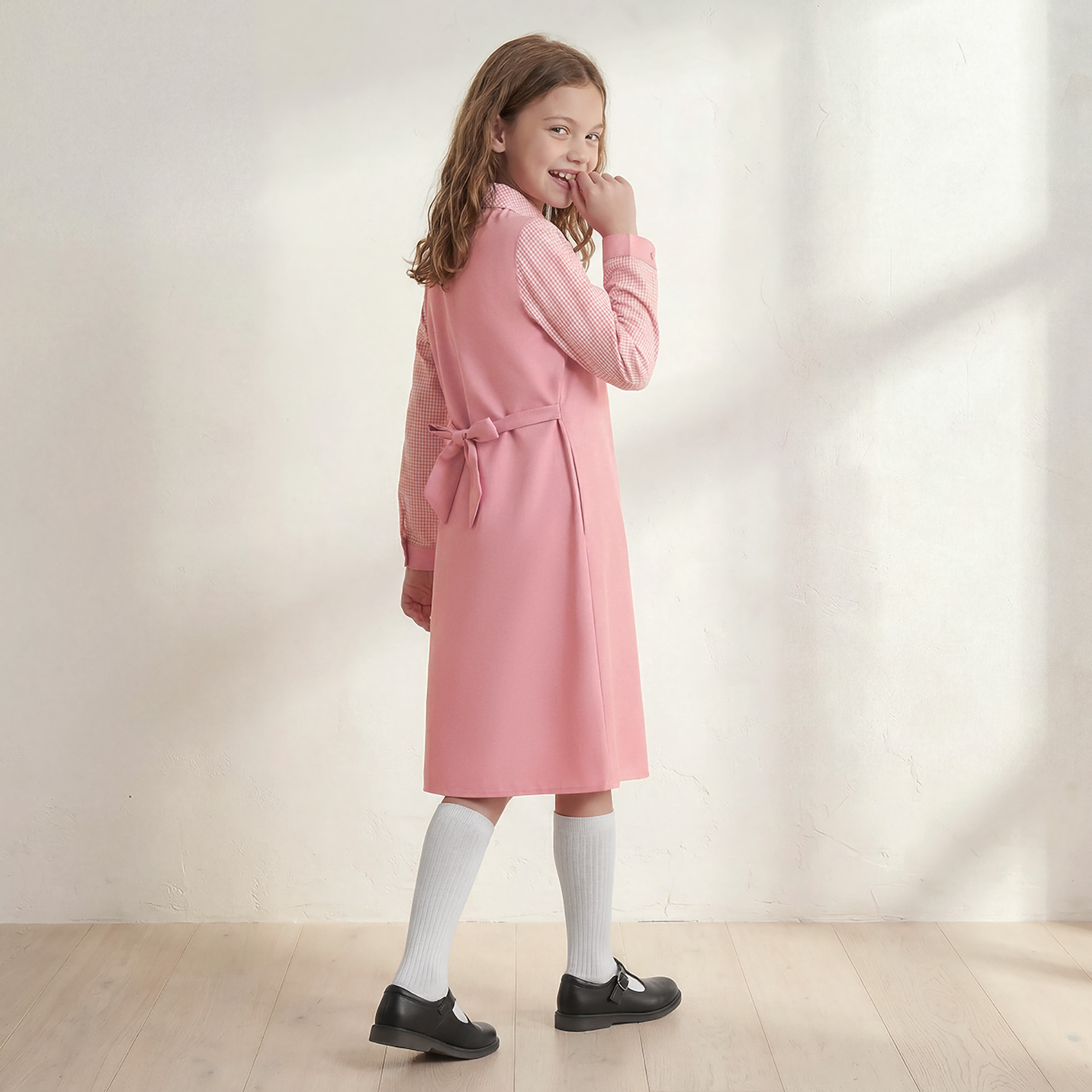فستان مدرسي وردي بأكمام طويلة من جونيورز - بنات-girls-clothing-schoolwear-dresses-image-2
