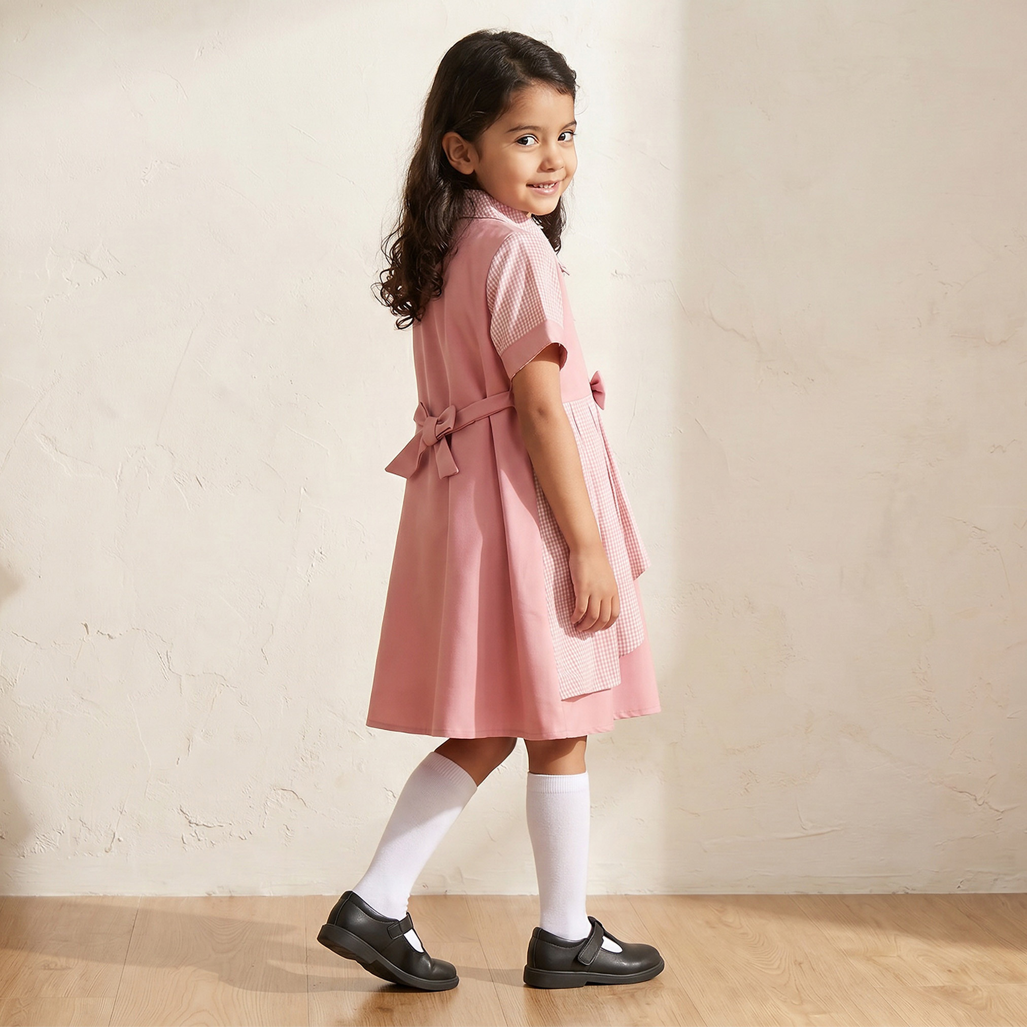 فستان مدرسي وردي بأكمام قصيرة للبنات من جونيورز-girls-clothing-schoolwear-dresses-image-5