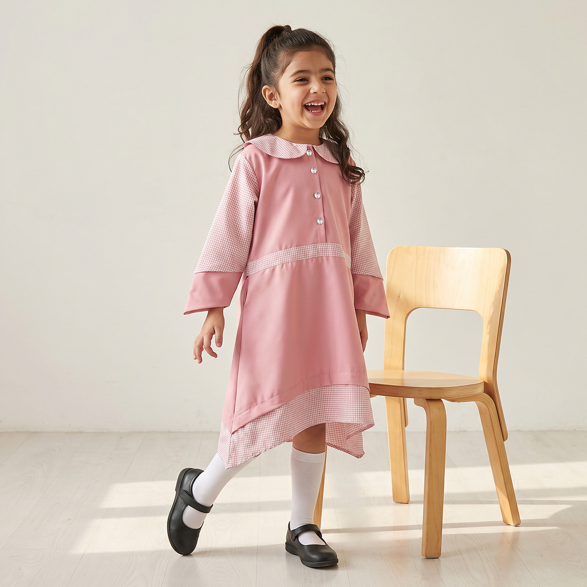 فستان وردي إيه لاين بياقة بحار للبنات من جونيورز-girls-clothing-schoolwear-dresses-image-1