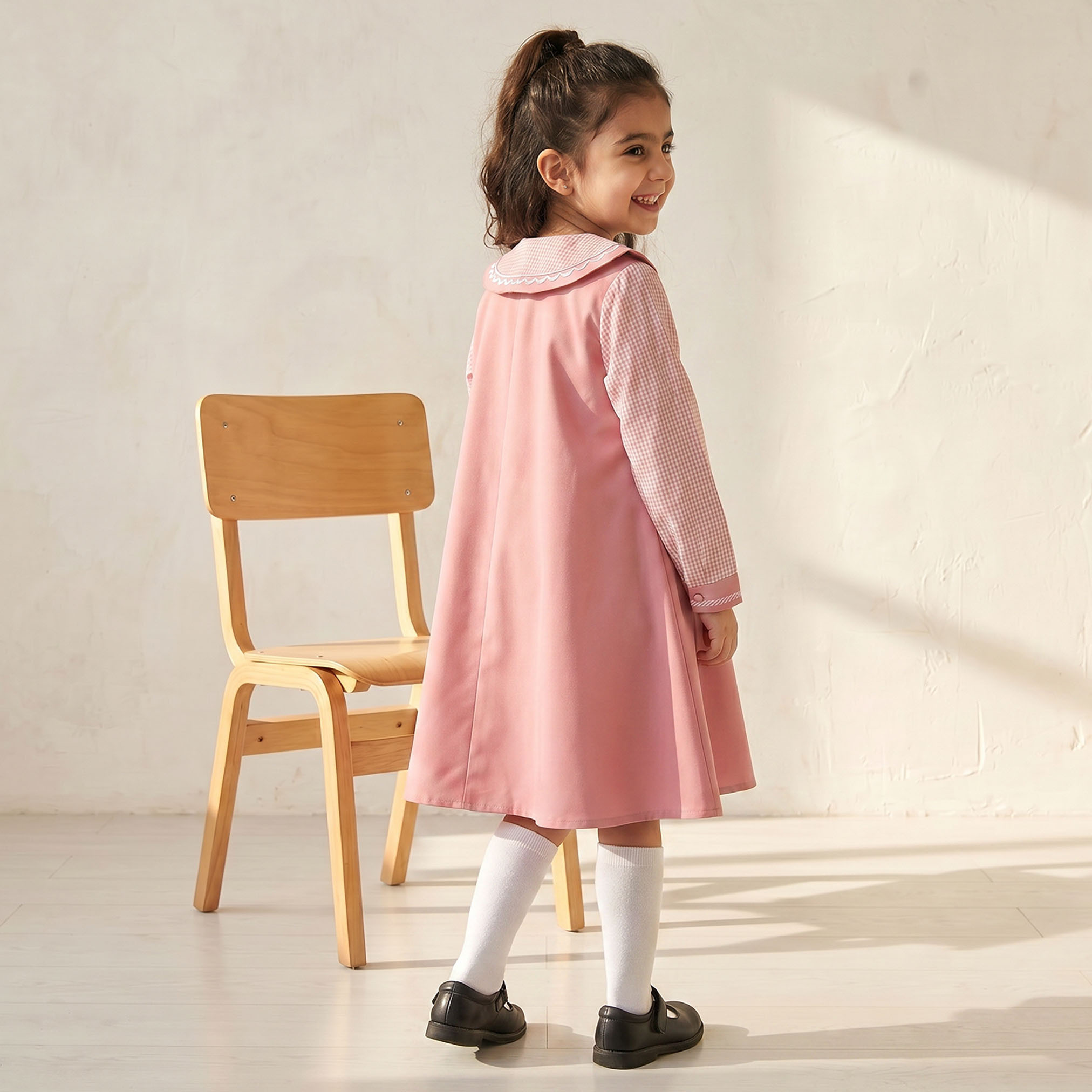فستان مدرسي وردي بأكمام طويلة من جونيور - للبنات-girls-clothing-schoolwear-dresses-image-2