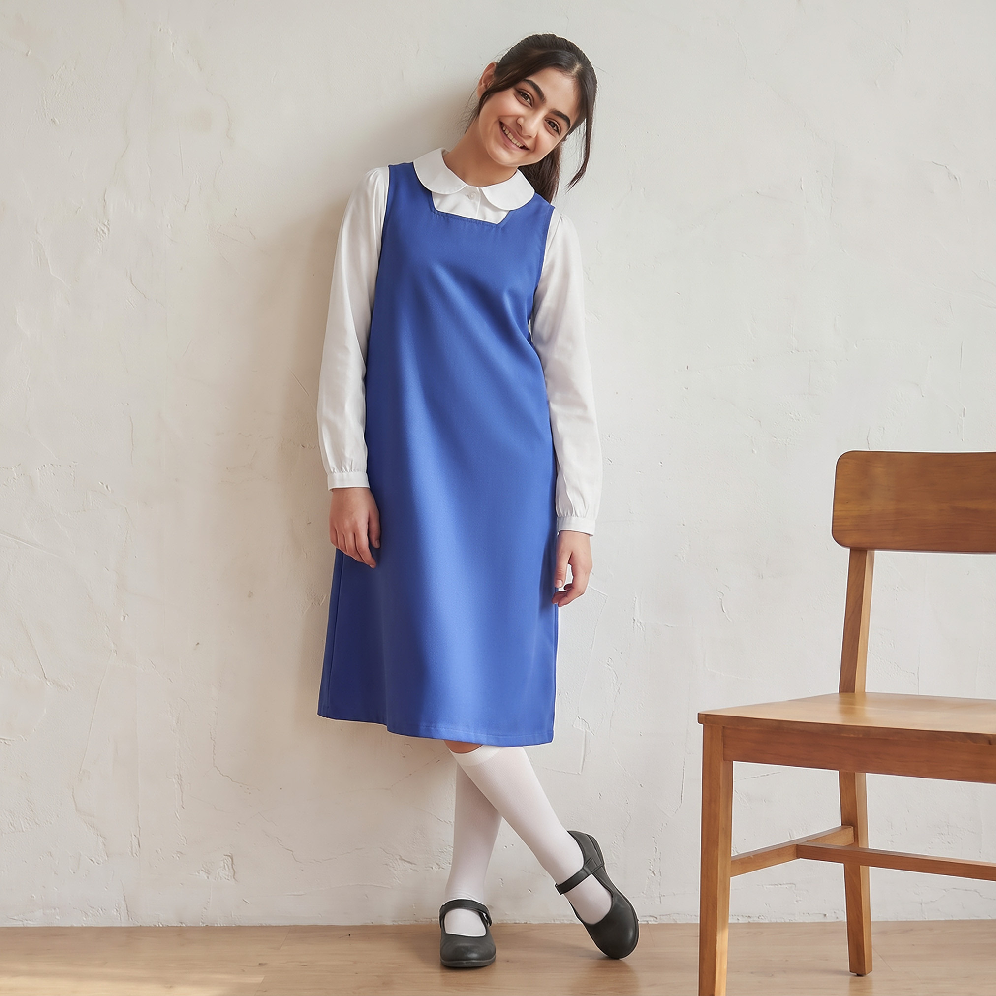 فستان مريلة مدرسي أزرق بياقة مربعة للبنات من جونيورز-girls-clothing-schoolwear-dresses-image-1