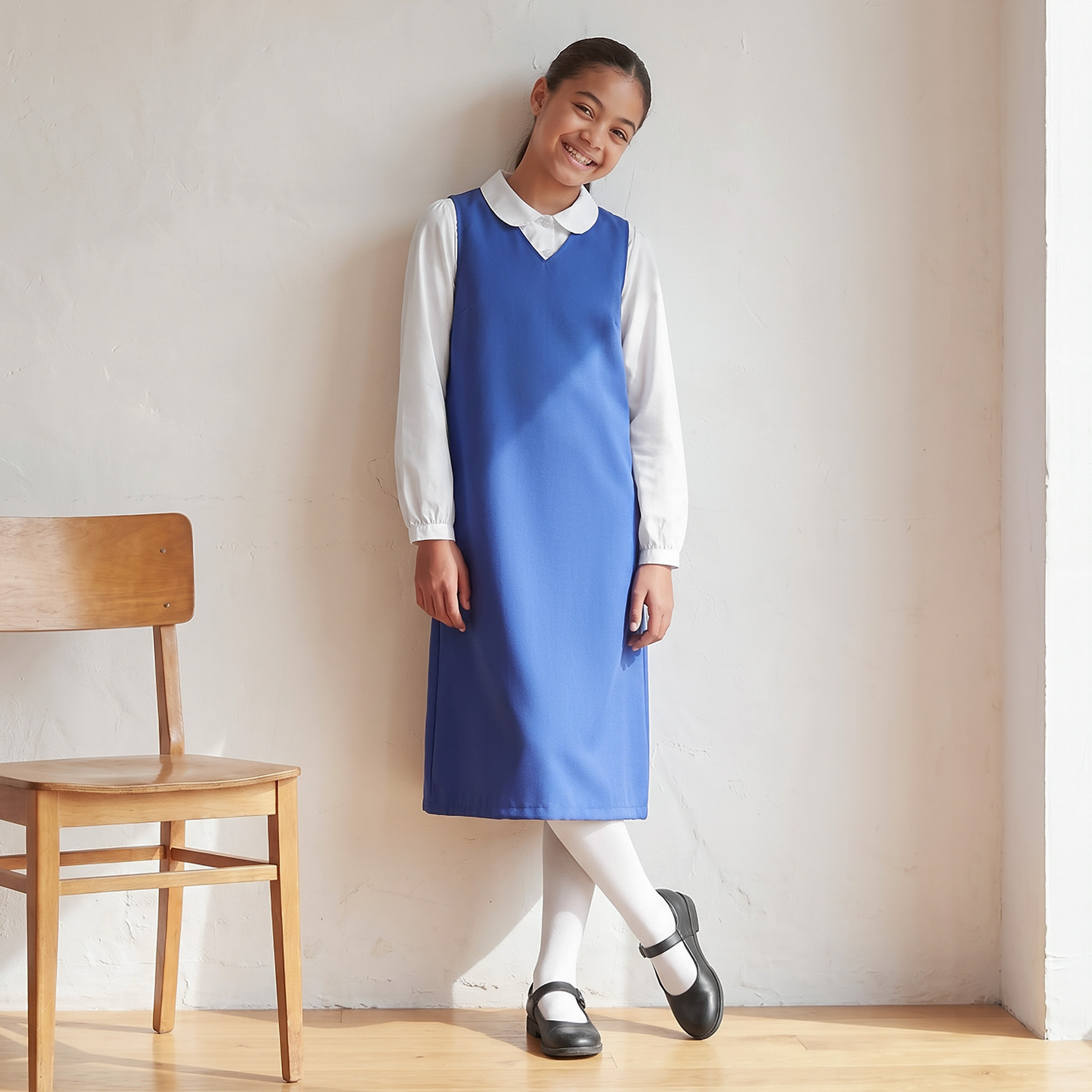 مريلة مدرسية زرقاء بياقة V من جونيورز - للبنات-girls-clothing-schoolwear-dresses-image-1