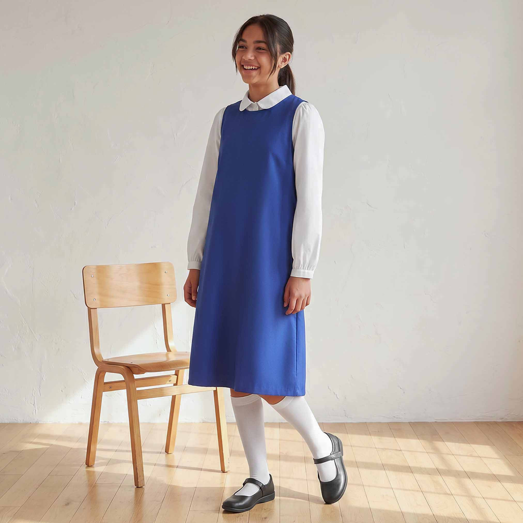 فستان مريلة أزرق بؤقبة مستديرة للبنات من جونيورز-girls-clothing-schoolwear-dresses-image-4