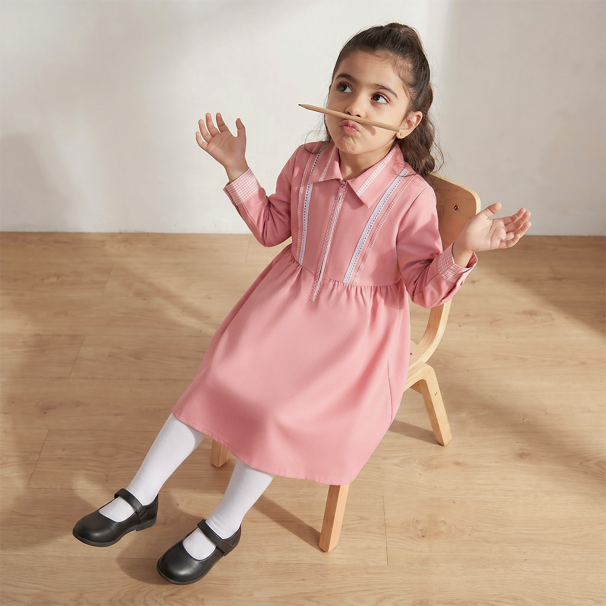فستان مدرسي وردي بأكمام طويلة من جونيورز - بنات-girls-clothing-schoolwear-dresses-image-4